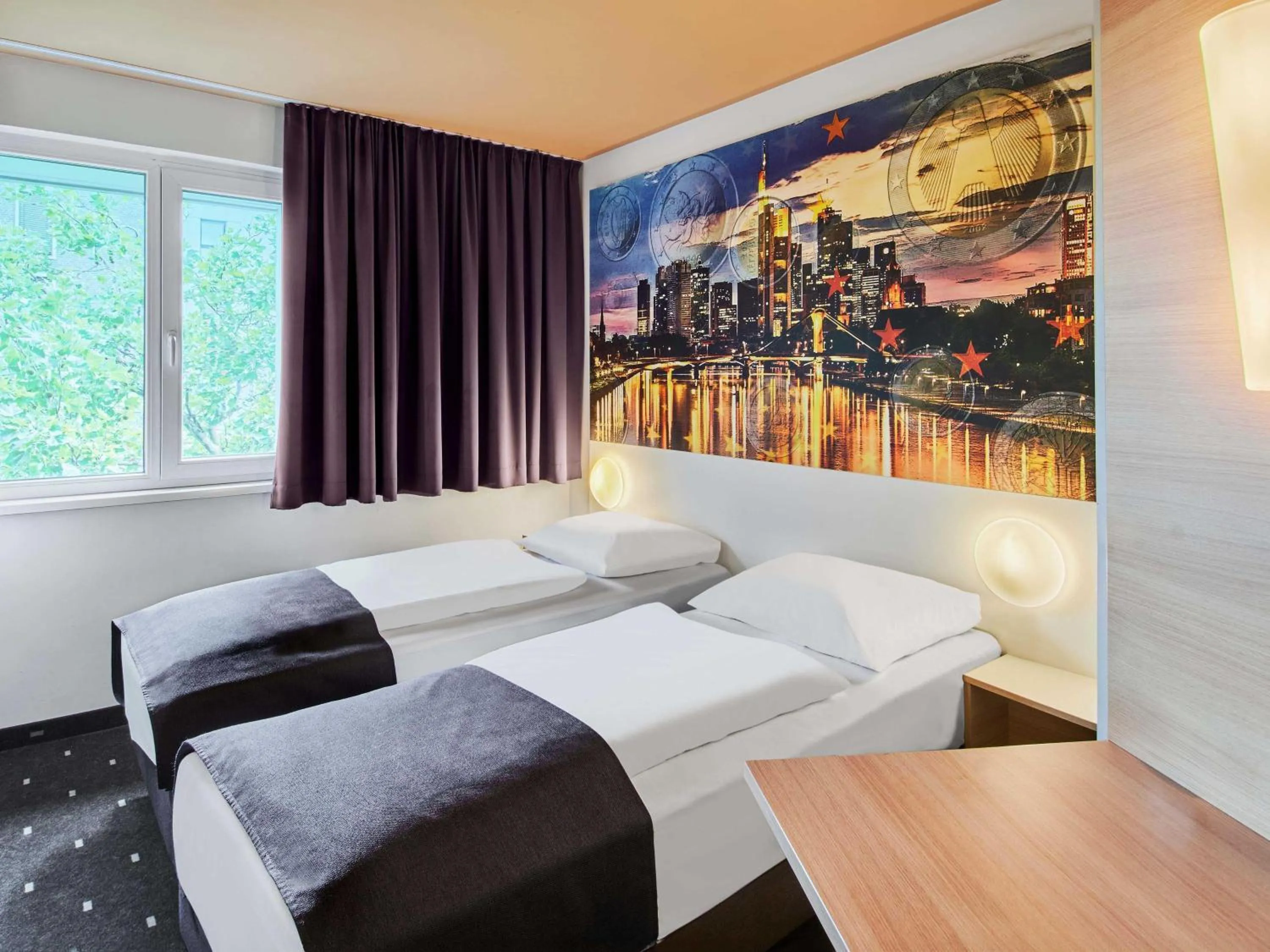 Bed in B&B HOTEL Frankfurt City-Ost