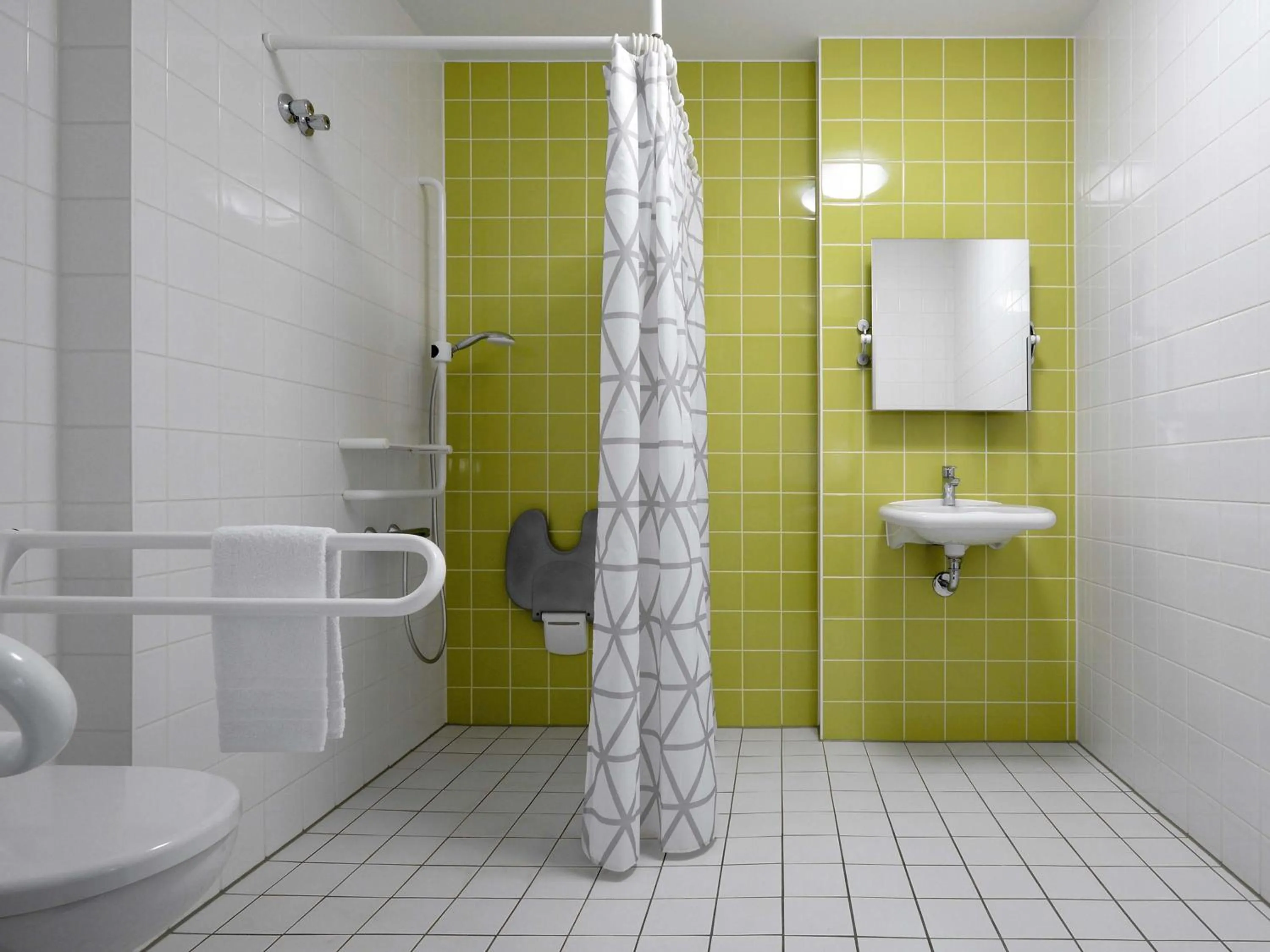 Bathroom in B&B HOTEL Frankfurt City-Ost