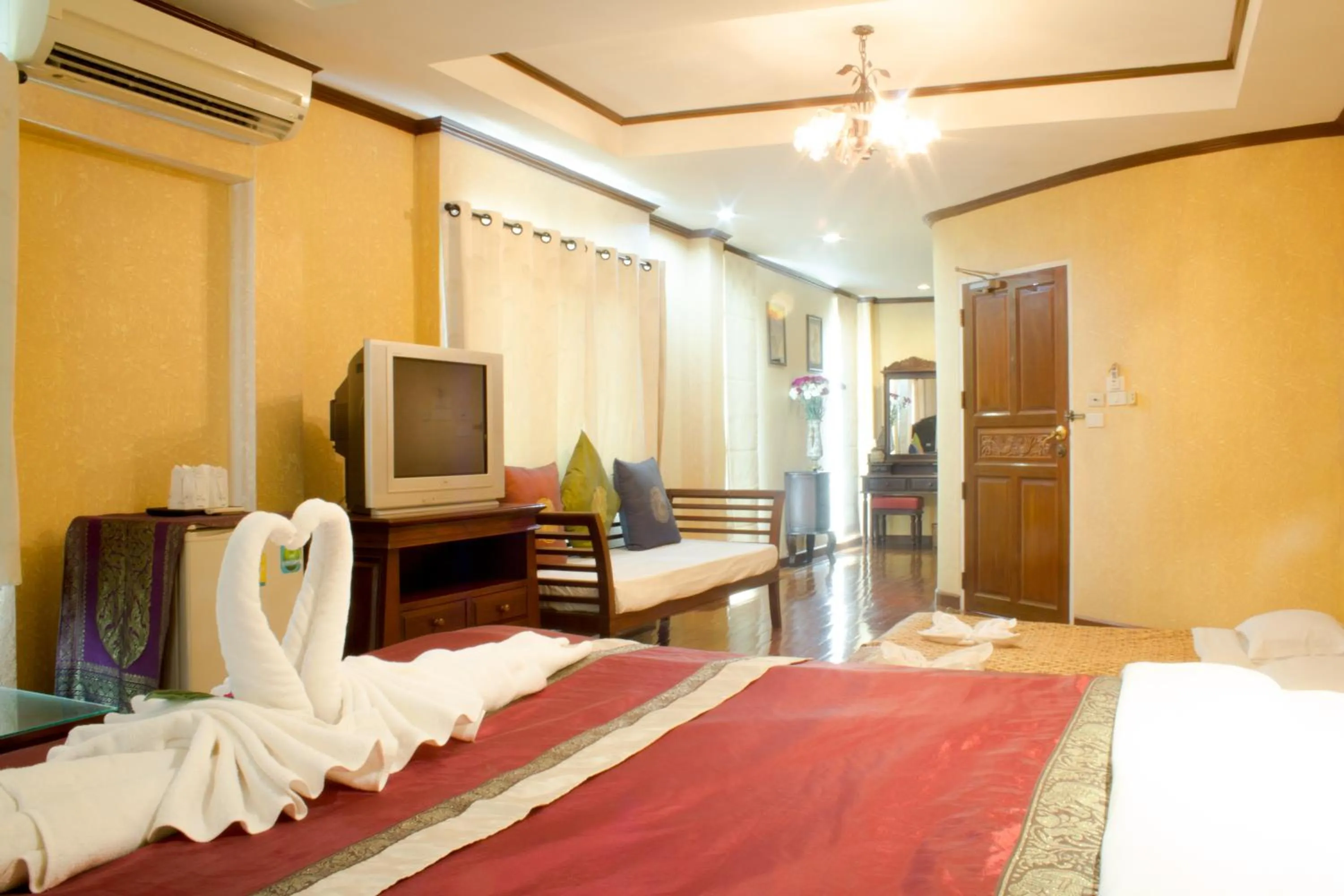 Bed in Hua Hin White Villa Hotel - SHA Certified