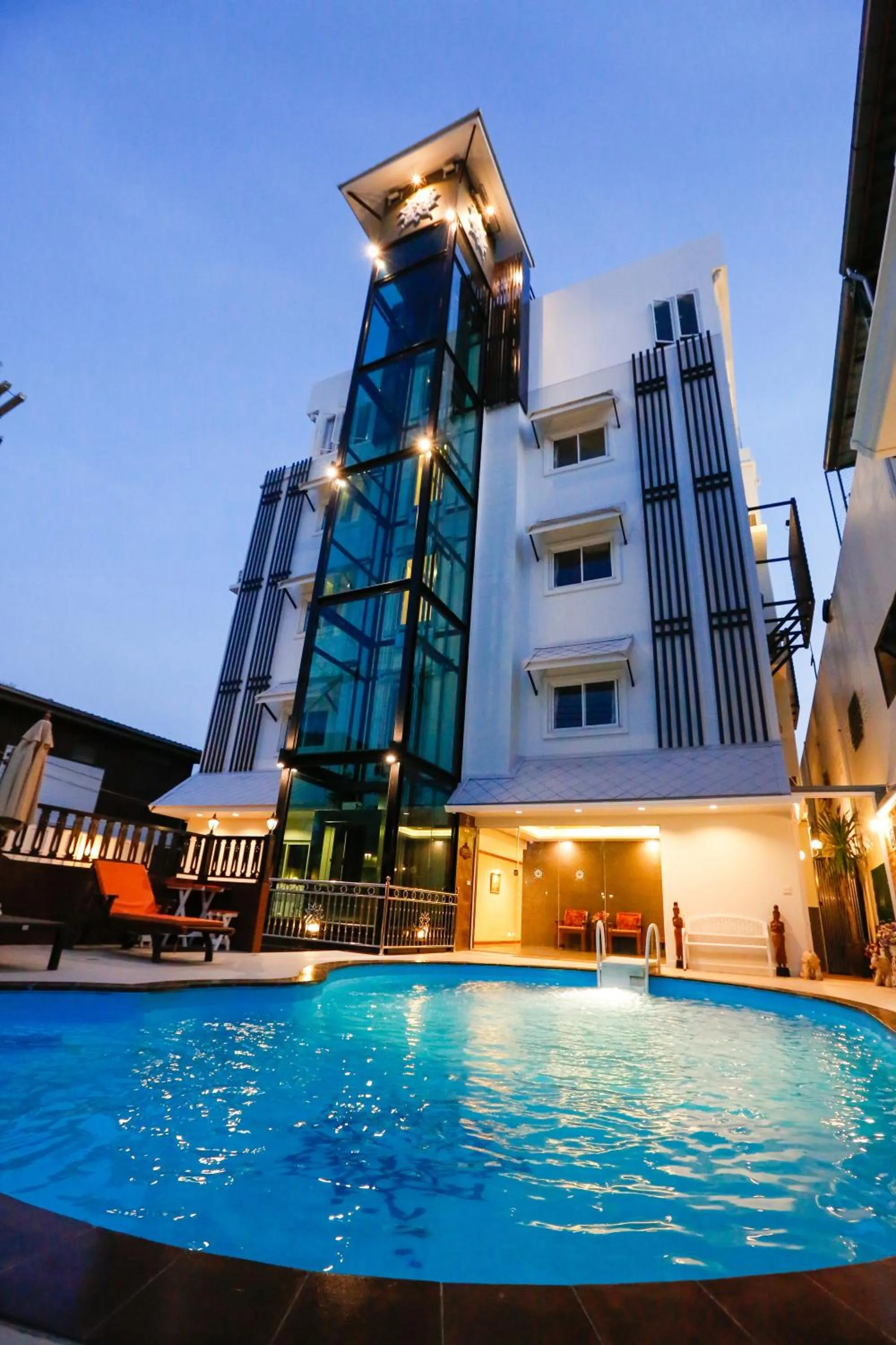 Facade/entrance in Hua Hin White Villa Hotel - SHA Certified