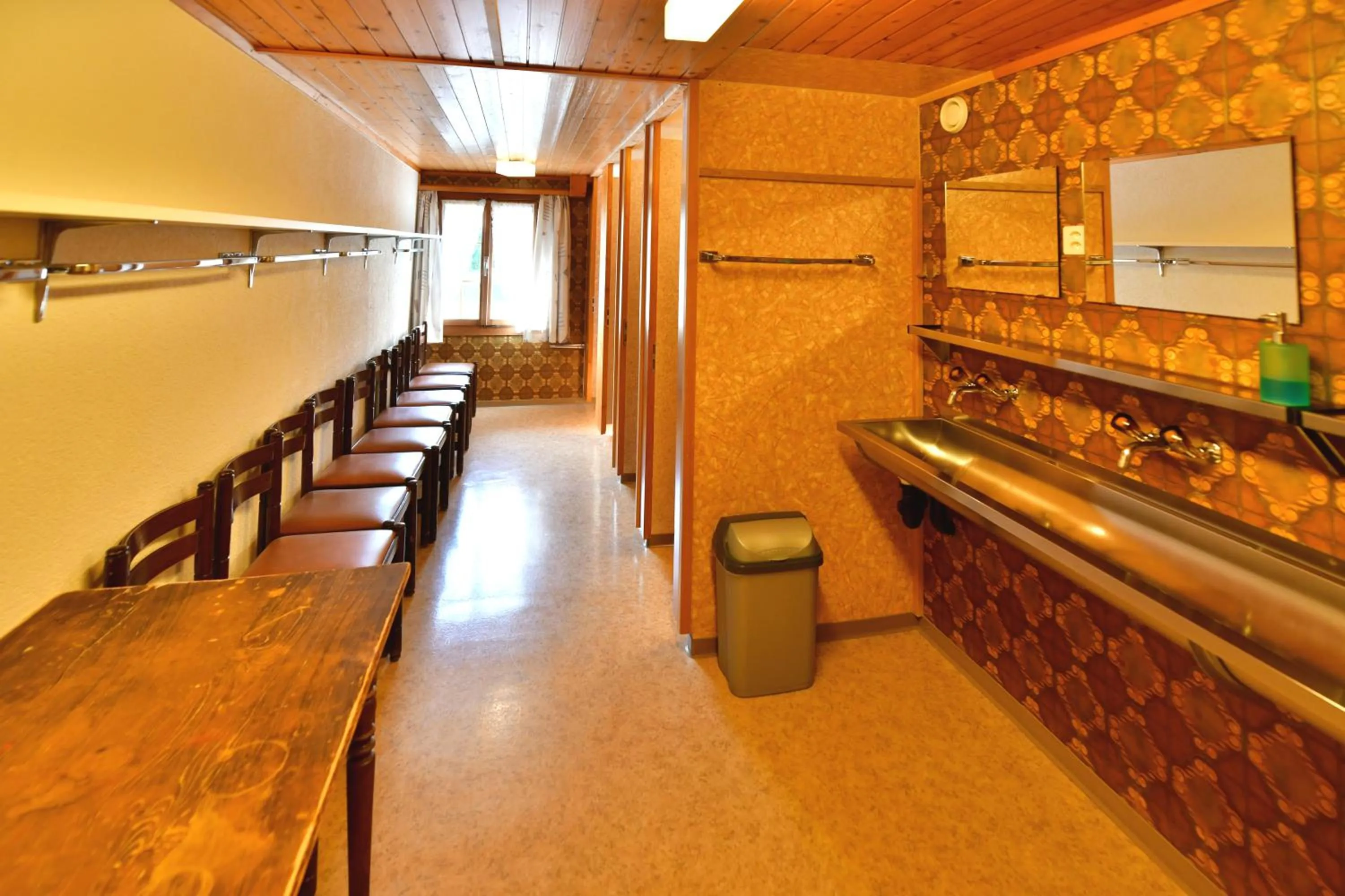 Toilet in Hotel Wetterhorn