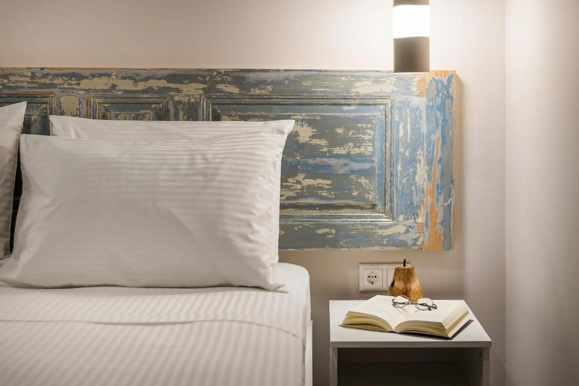 Bed in Camara Residence