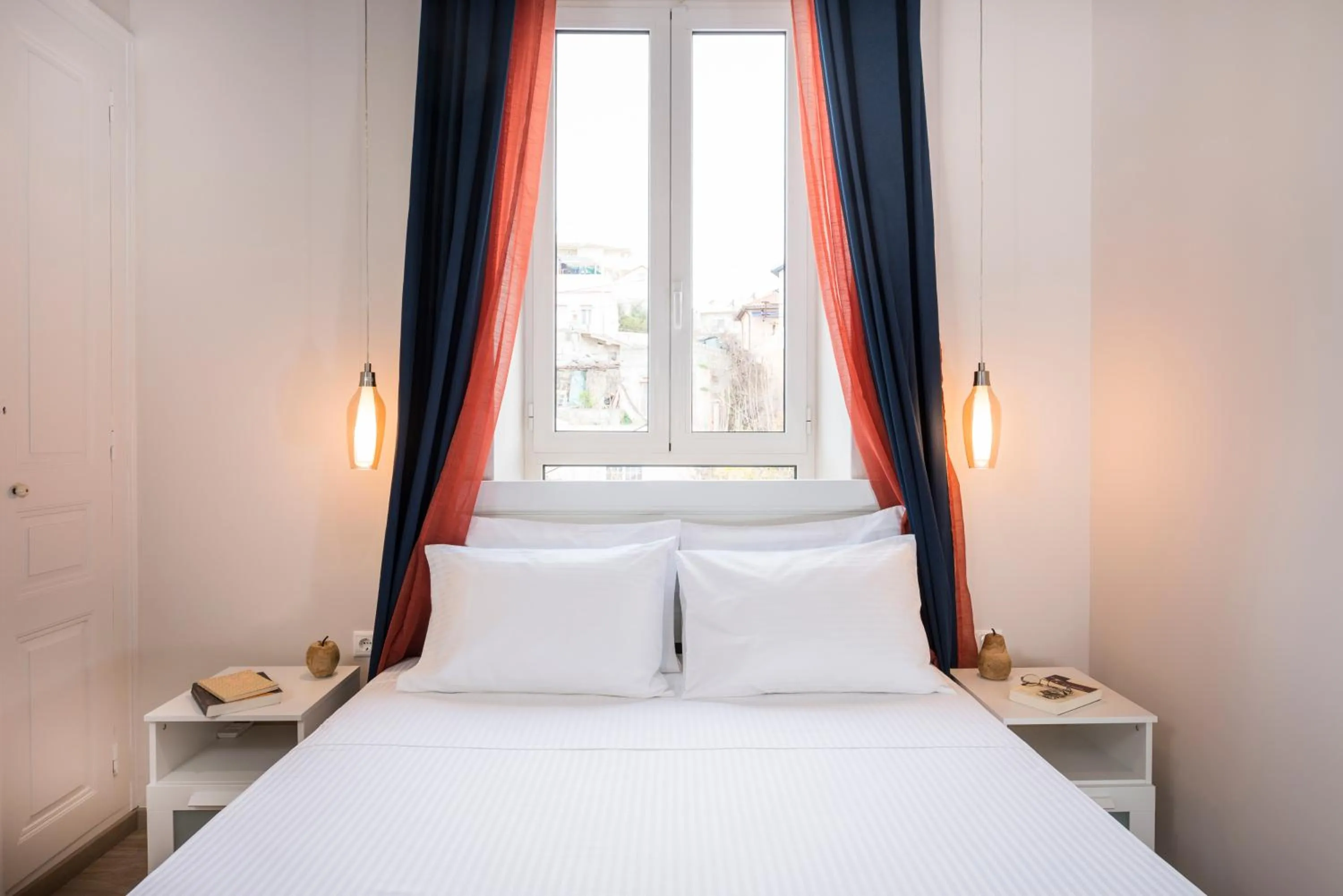 Bed in Camara Residence