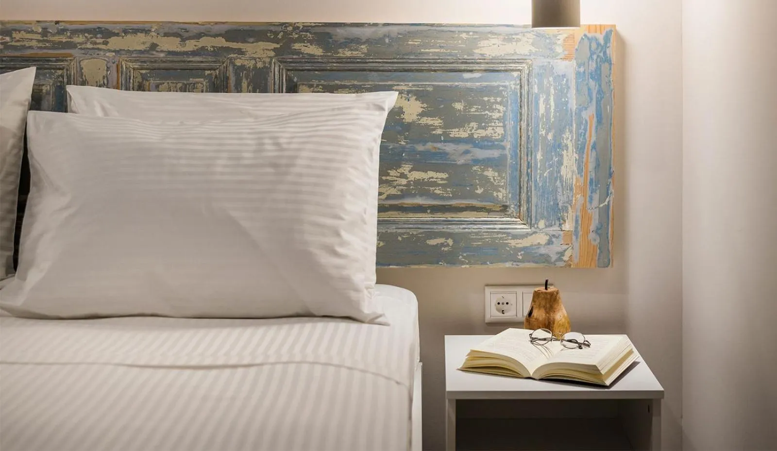 Bed in Camara Residence