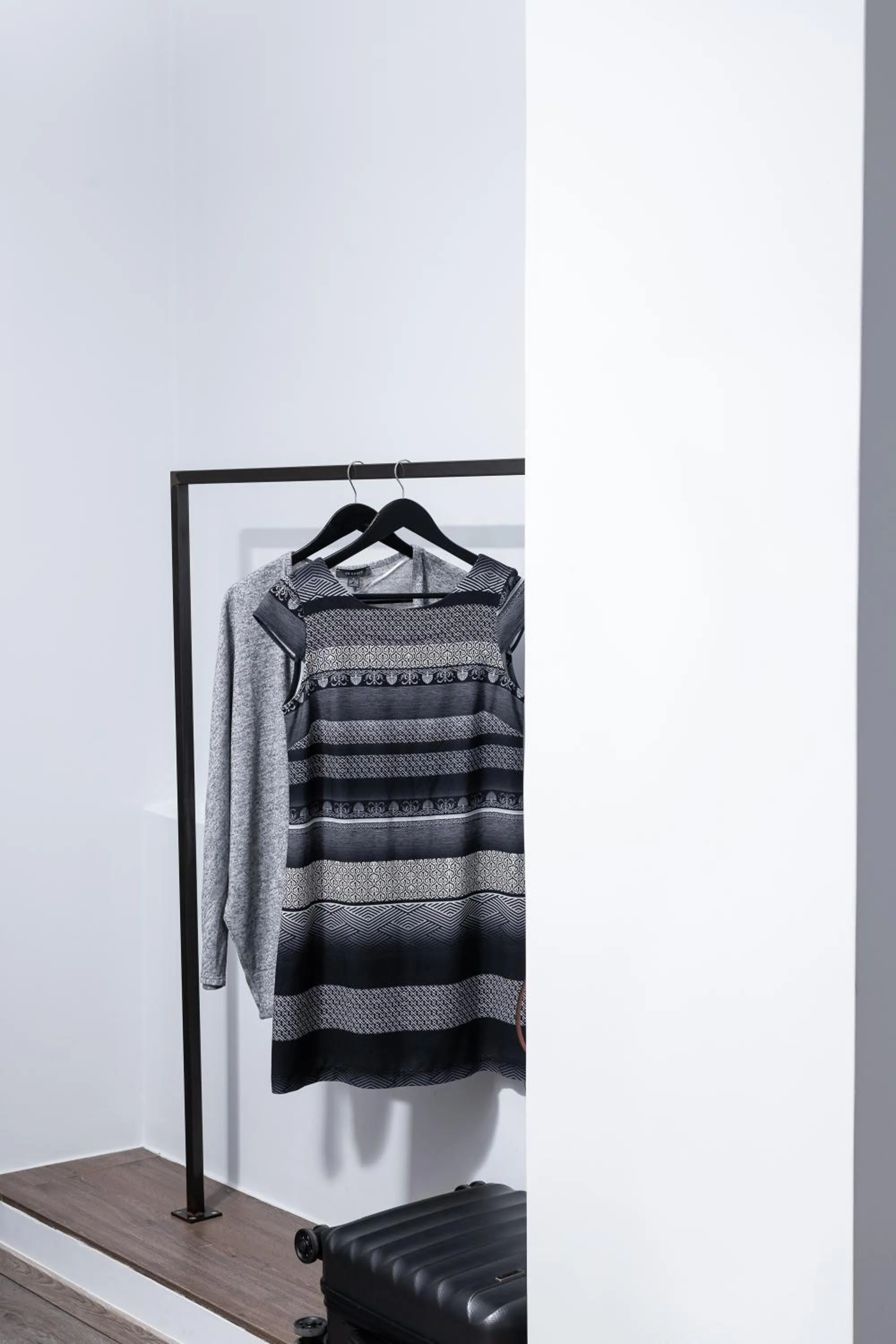 wardrobe in Enattica Monastiraki Living