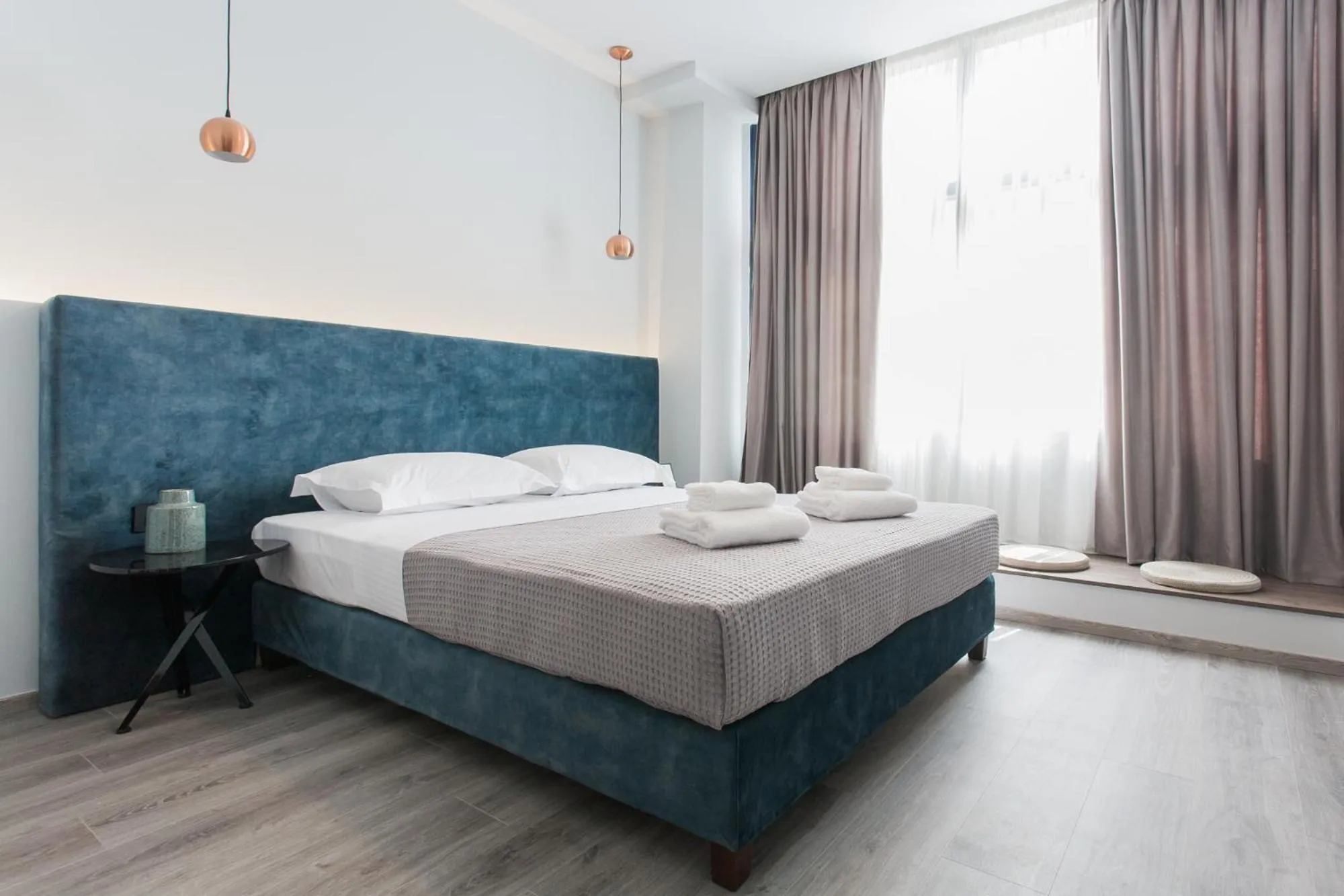 Bed in Enattica Monastiraki Living