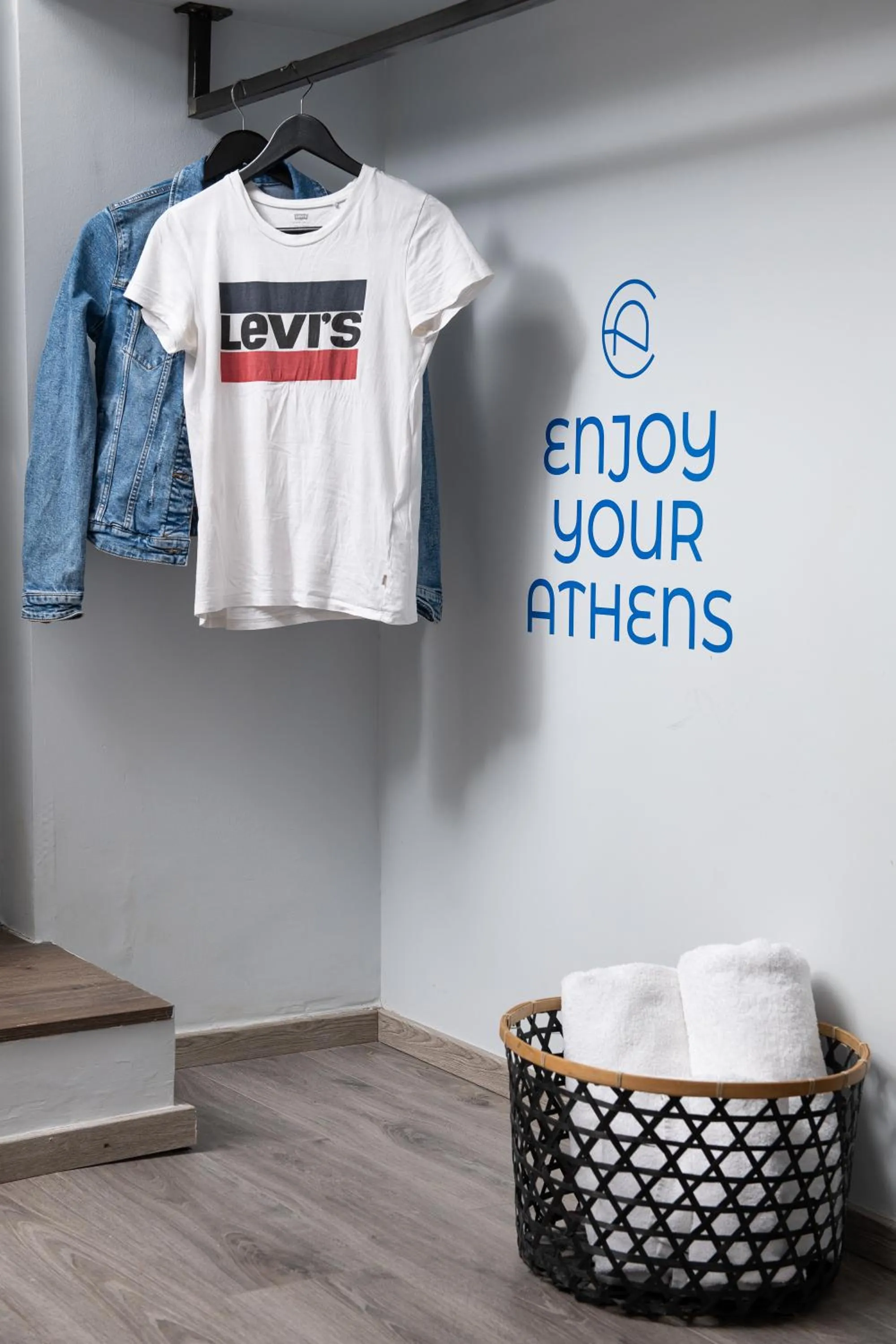 Decorative detail in Enattica Monastiraki Living