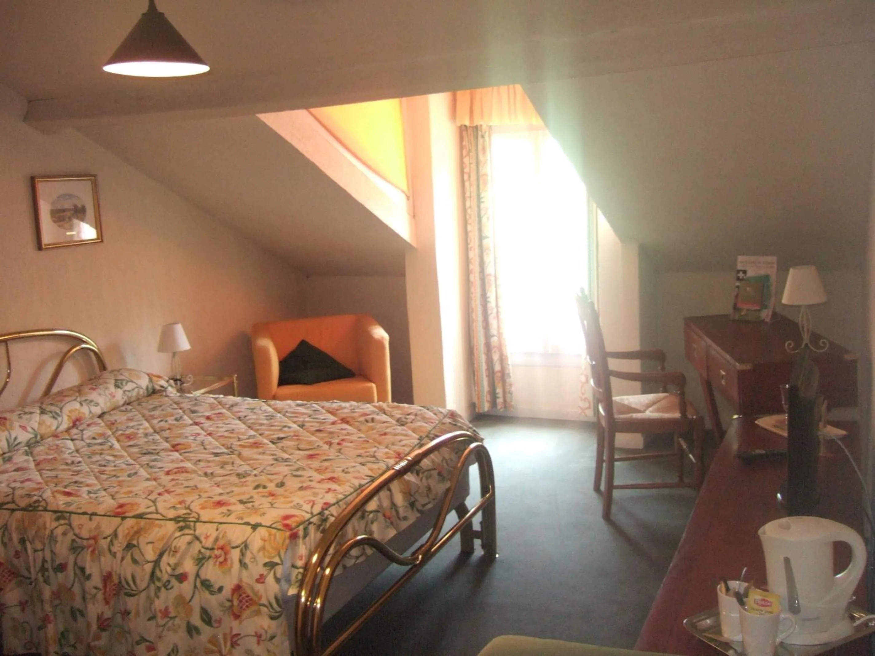 Photo of the whole room, Bed in Les Etangs de Guibert