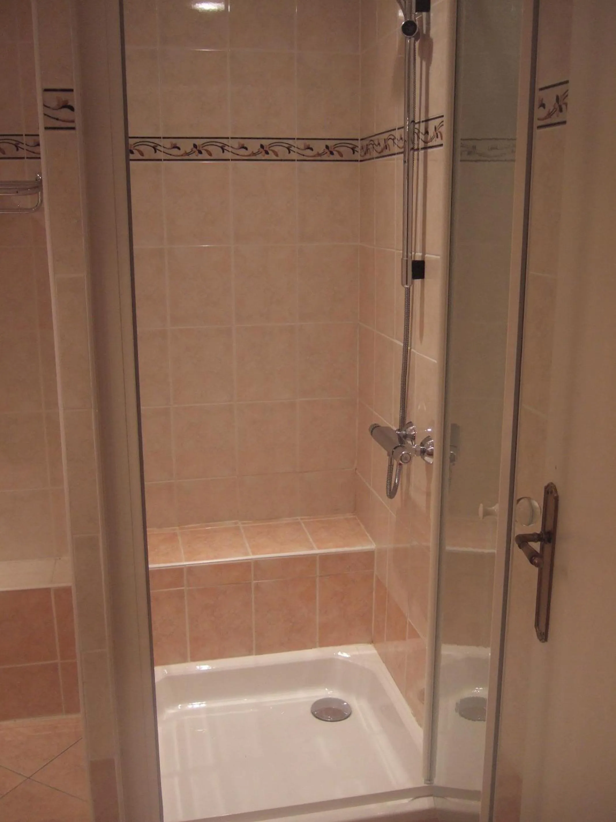 Bathroom in Les Etangs de Guibert