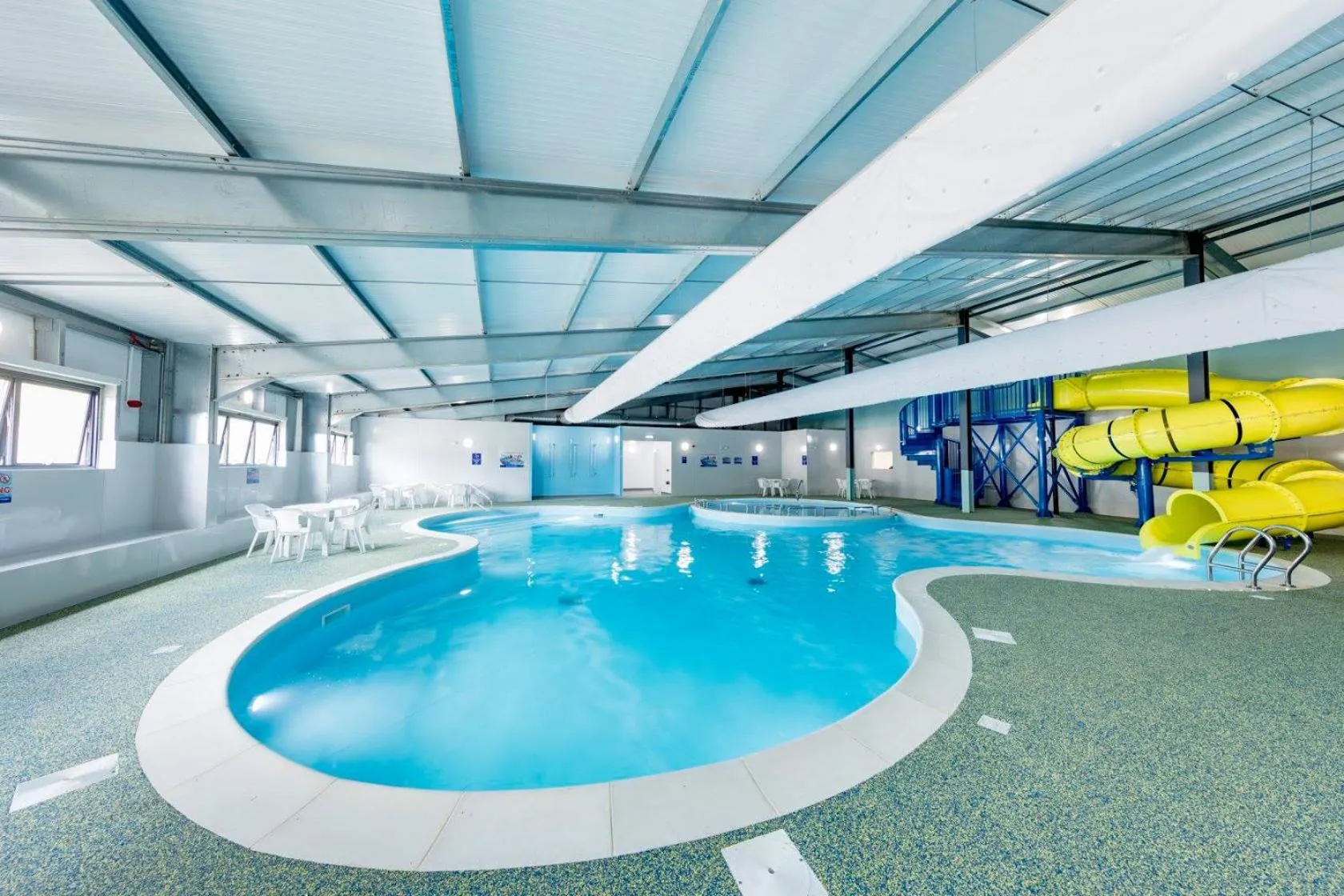 Swimming pool in Kent Getaways