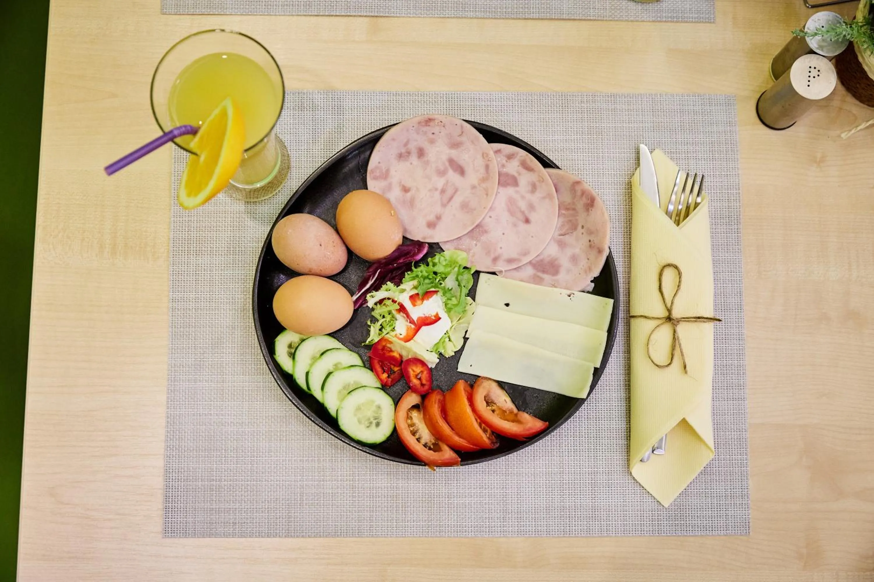 Food and drinks in Laurus Motel Airport Tuzla