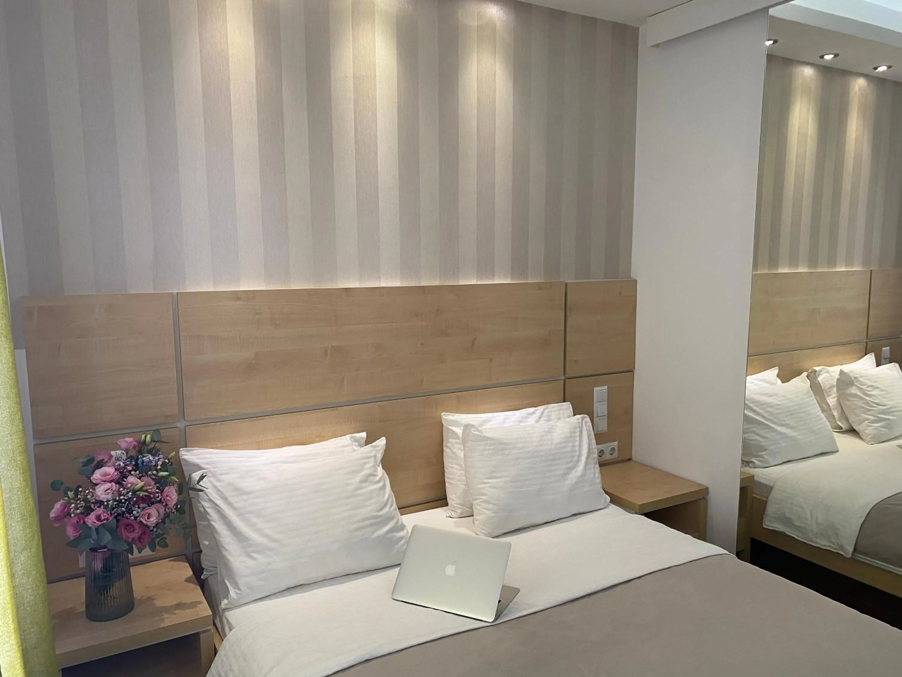 Bed in Laurus Motel Airport Tuzla