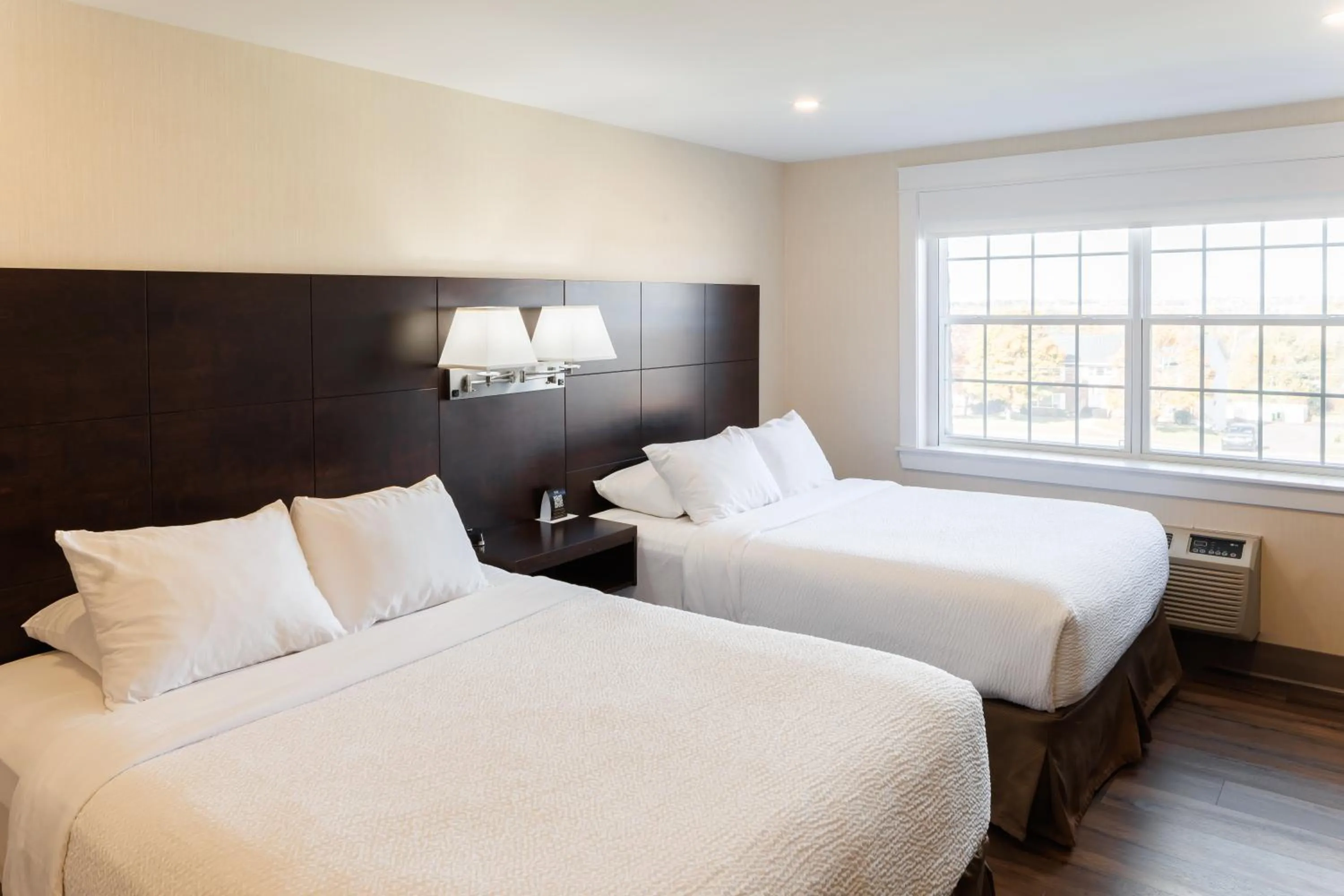 Bedroom, Bed in Rodd Royalty