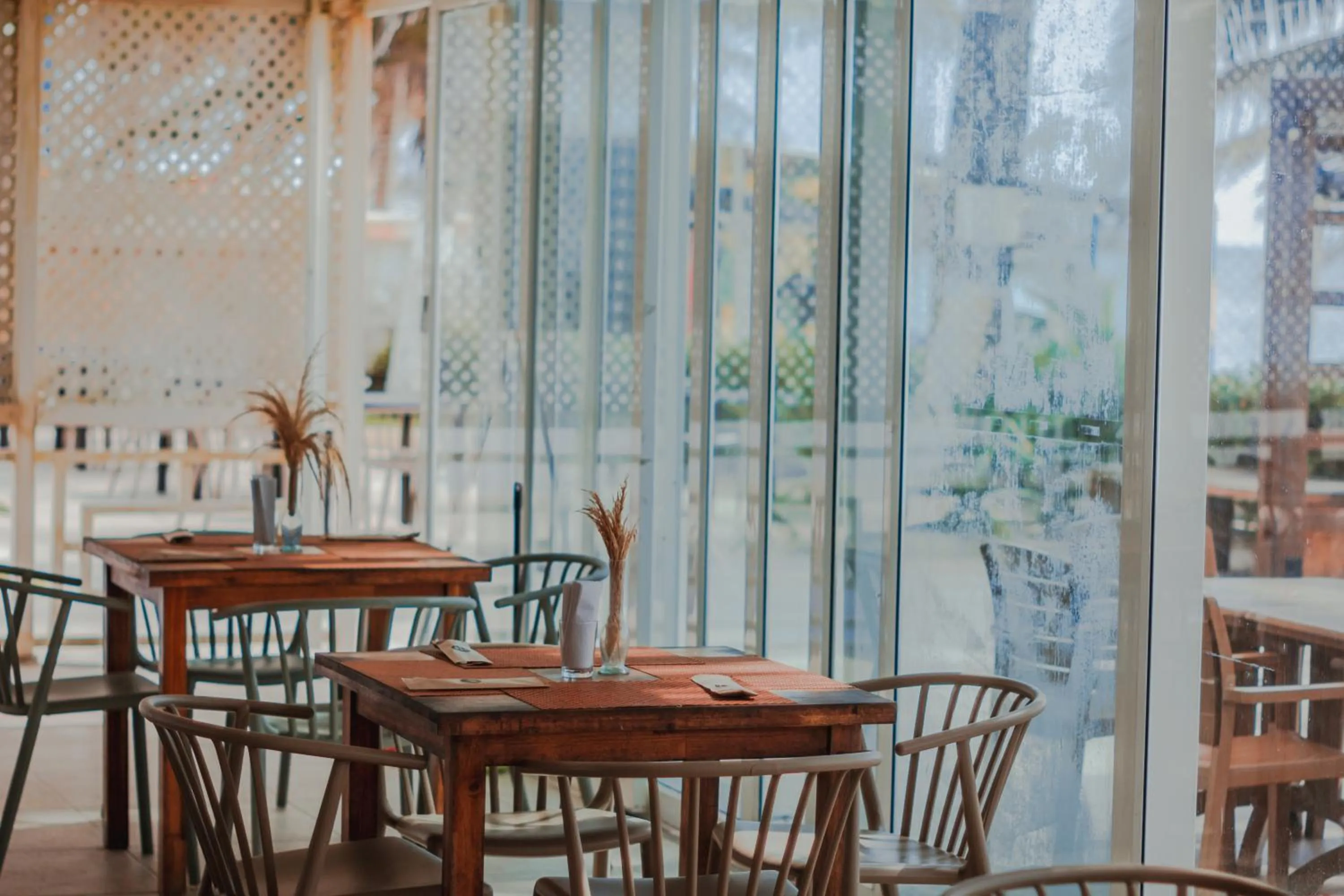 Restaurant/places to eat in Hotel San Luis Beach House By OxoHotel