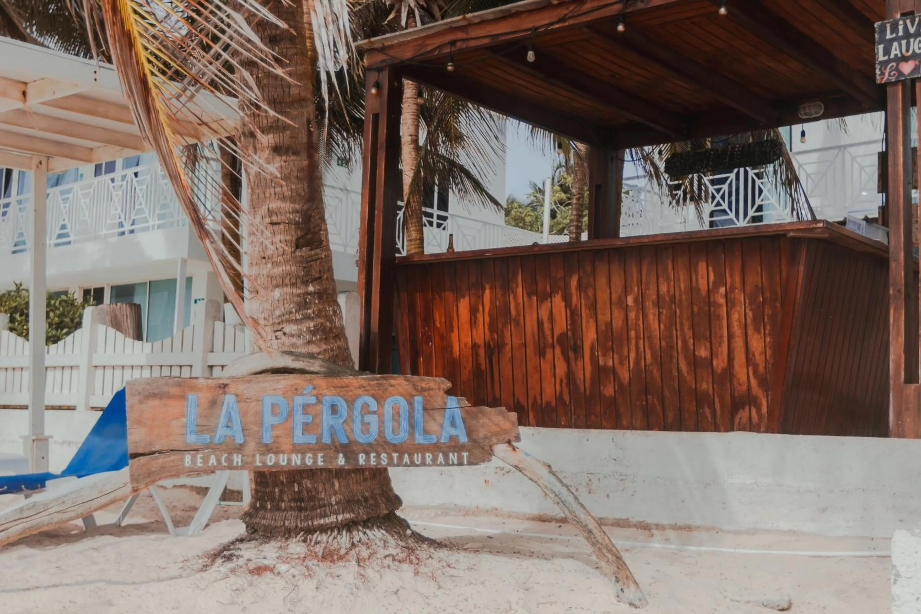 Restaurant/places to eat in Hotel San Luis Beach House By OxoHotel