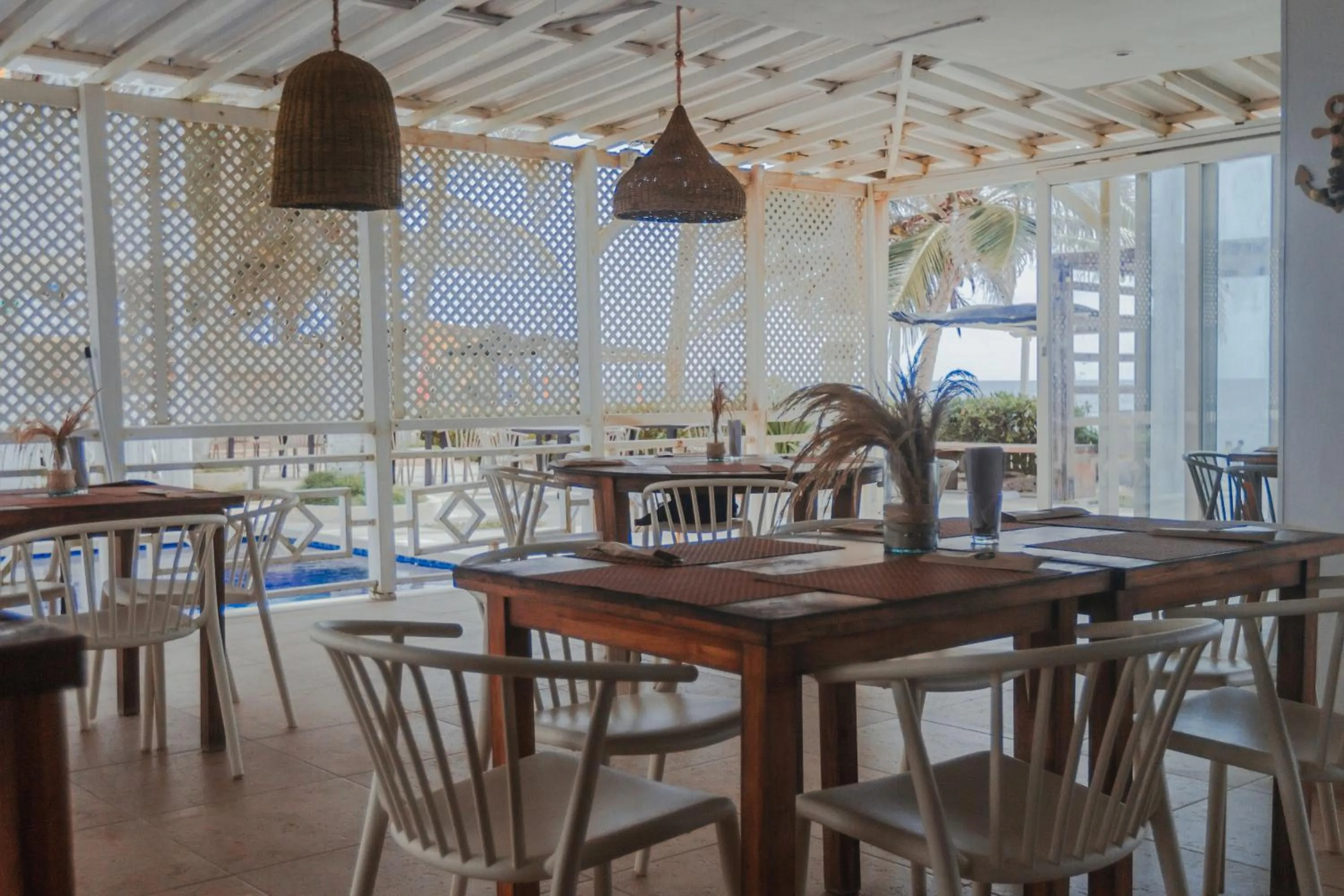 Restaurant/places to eat in Hotel San Luis Beach House By OxoHotel