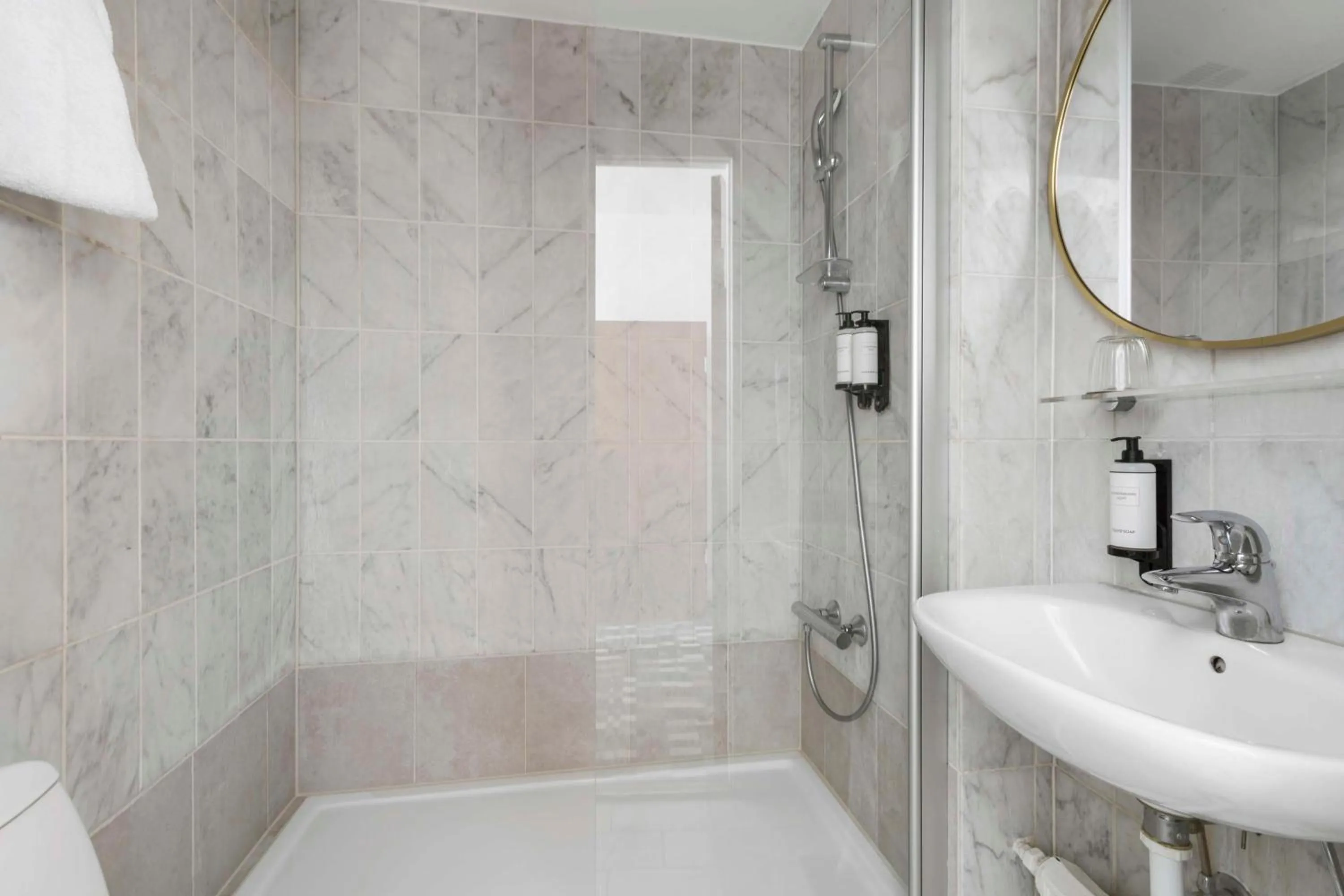 Bathroom in Hotel Astoria, Best Western Signature Collection