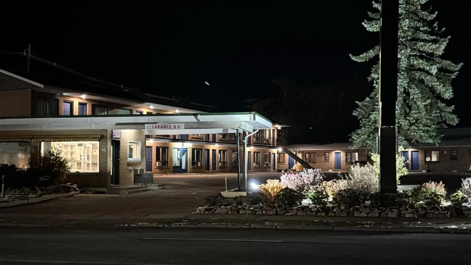 Property building in Inn On Pim