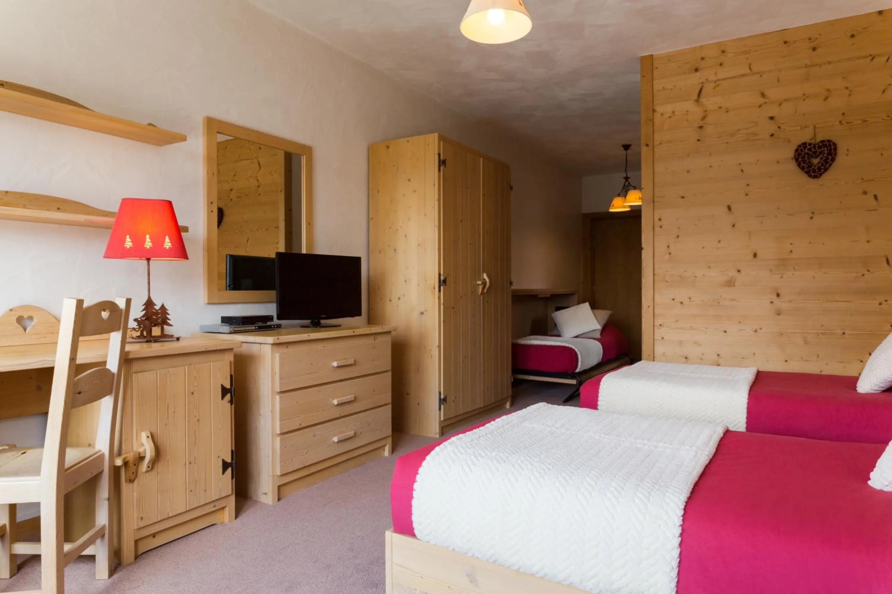Bedroom, Bed in Chalet Matsuzaka - chambres d'hôtes de luxe