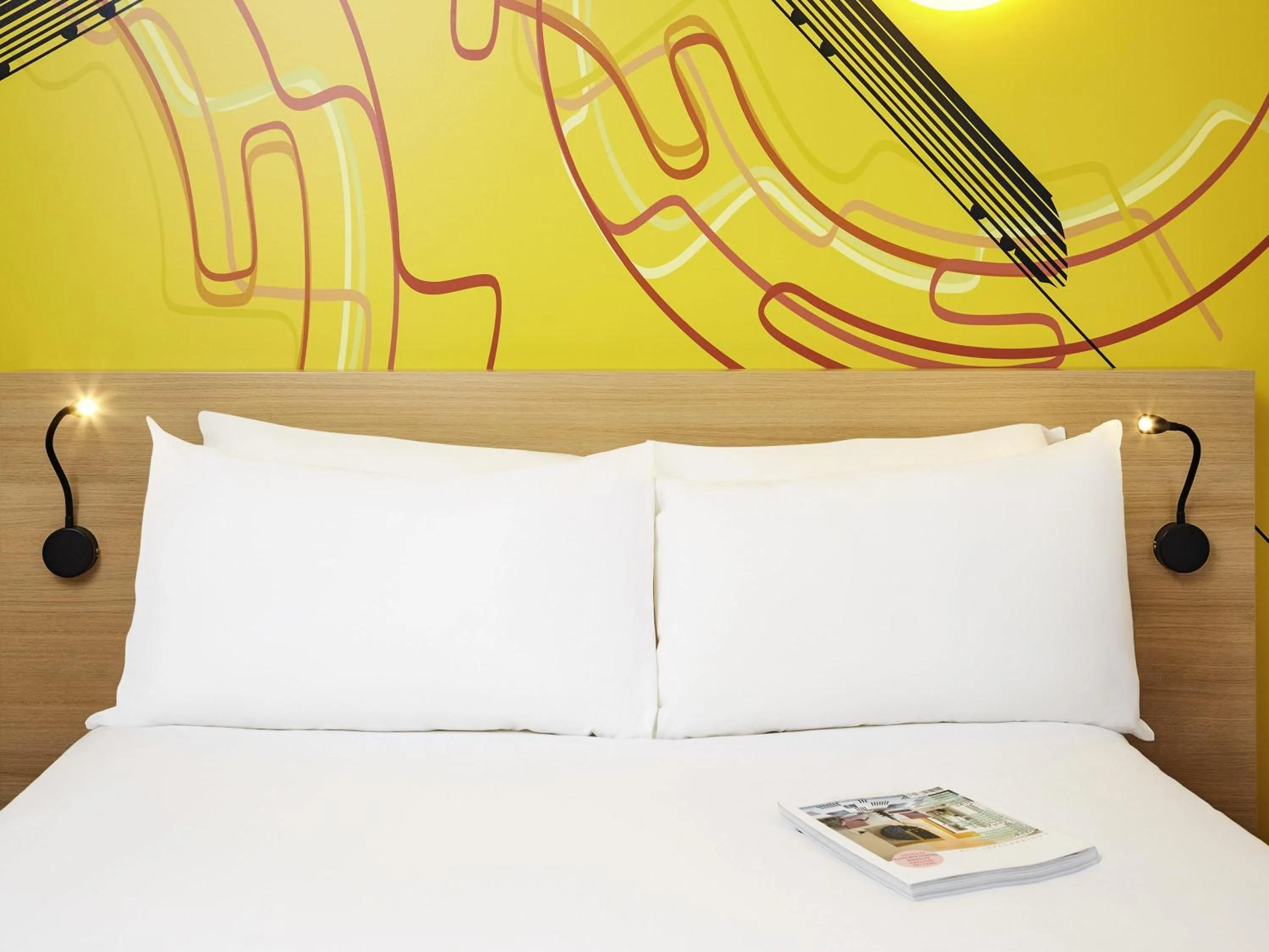 Bedroom, Bed in ibis Styles Marseille Gare Saint-Charles