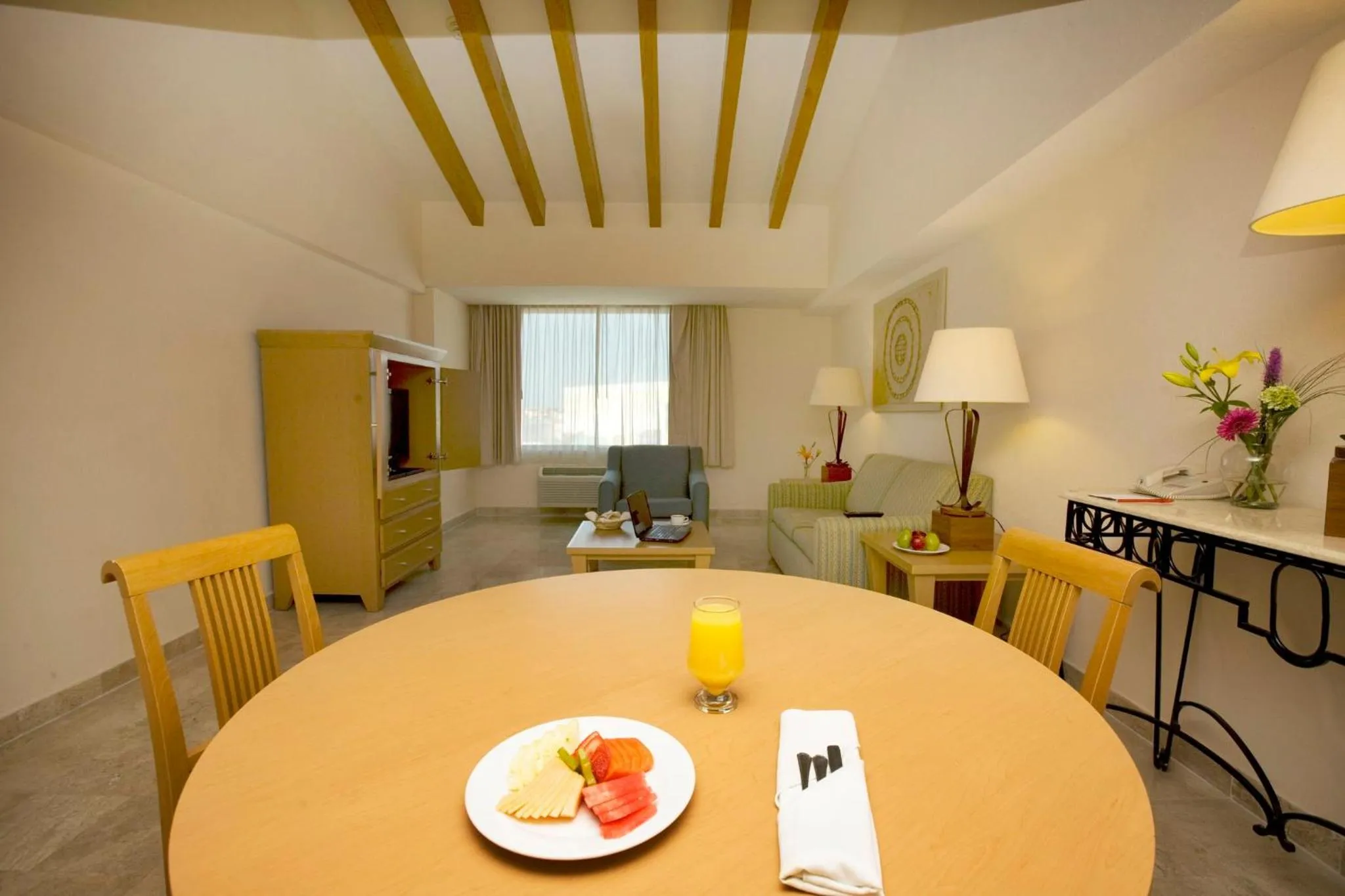 Photo of the whole room in Fiesta Inn Ciudad del Carmen