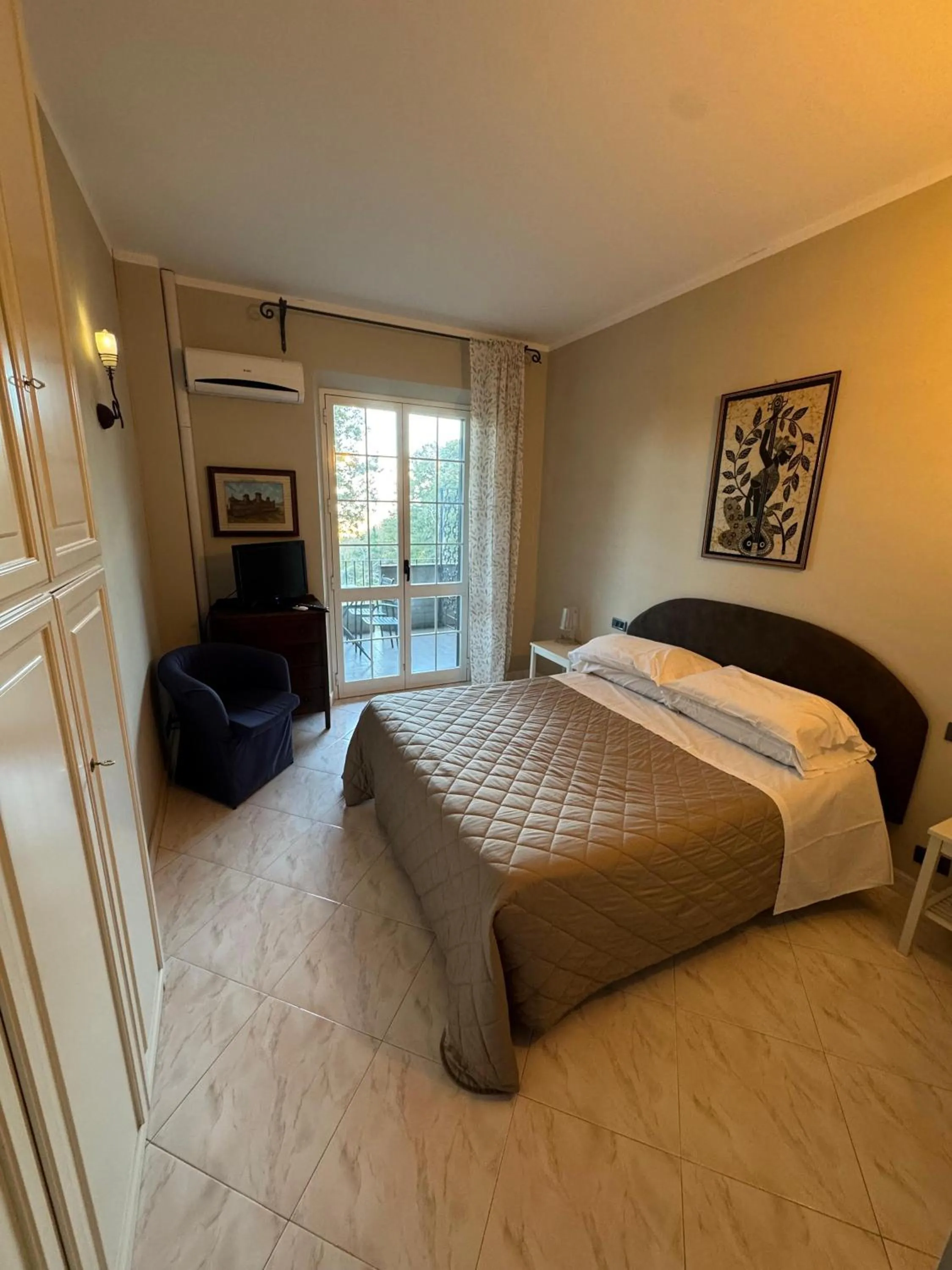 Bedroom, Bed in AgriHotel Villa Ambra