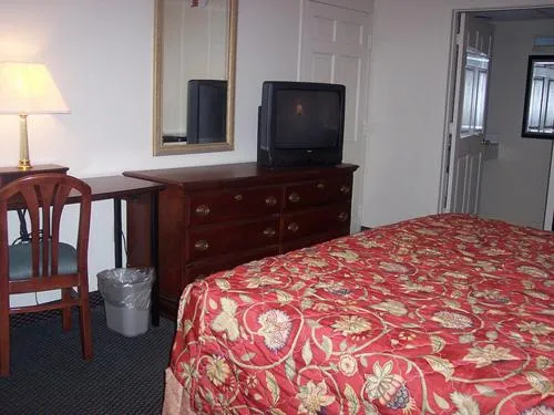 TV and multimedia, Bed in Red Carpet Inn (formerly Royal Inn)