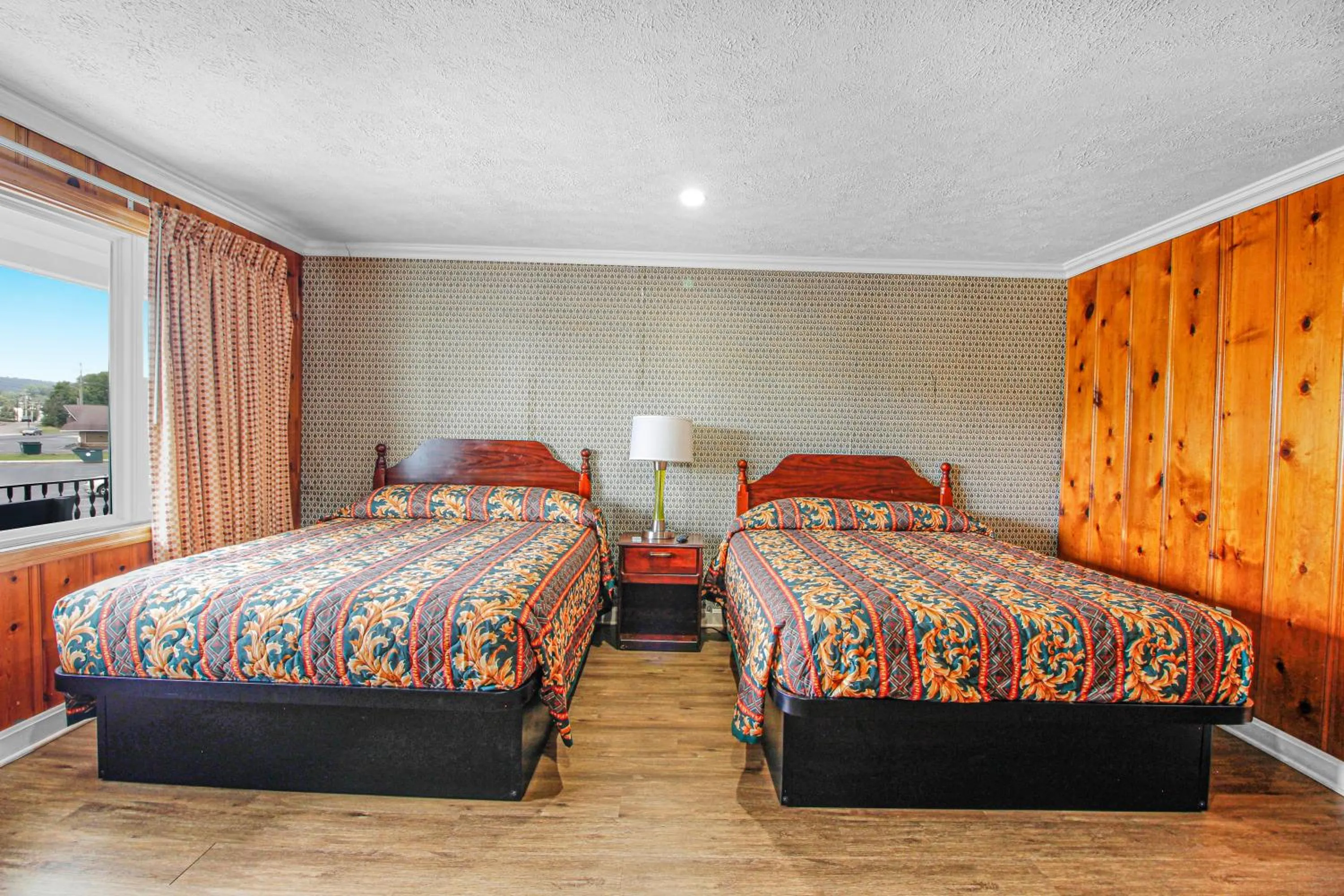 Bedroom, Bed in Horse Cave Motel