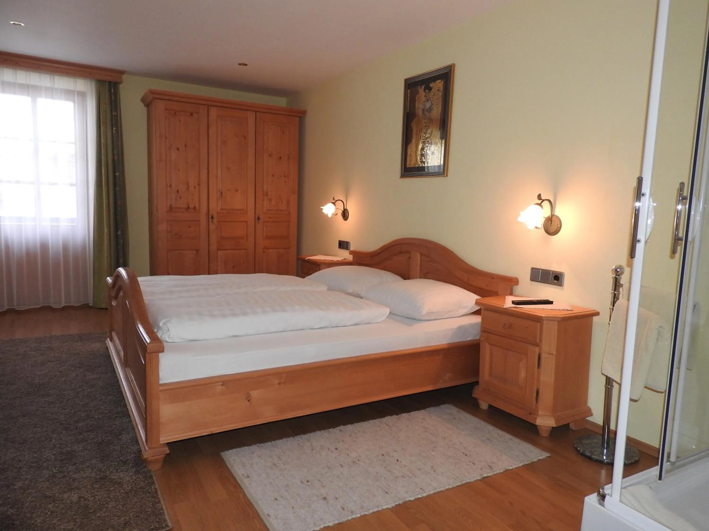 Photo of the whole room, Bed in Gästehaus Taner