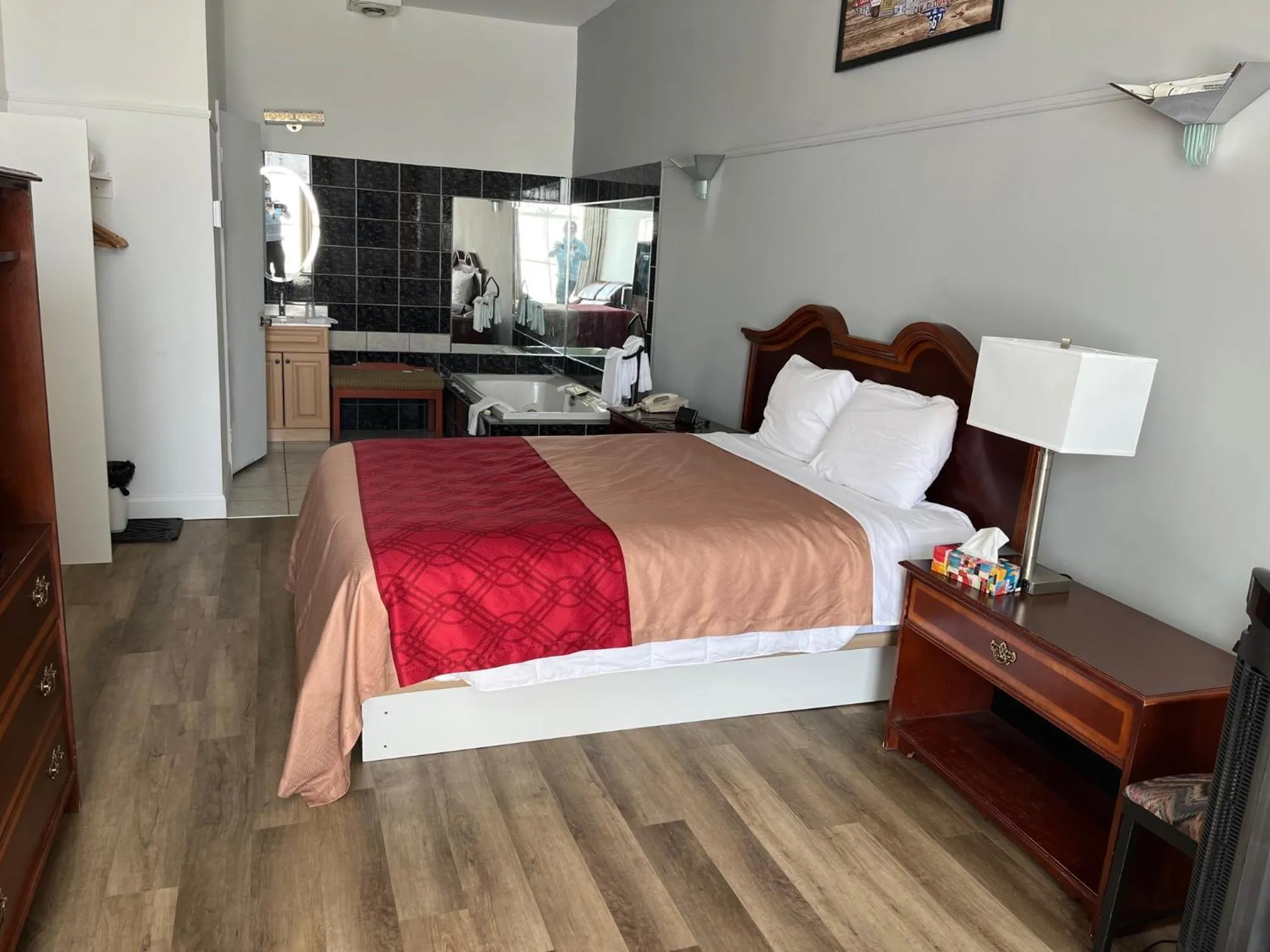 Bed in Hotel Motel Le Regent