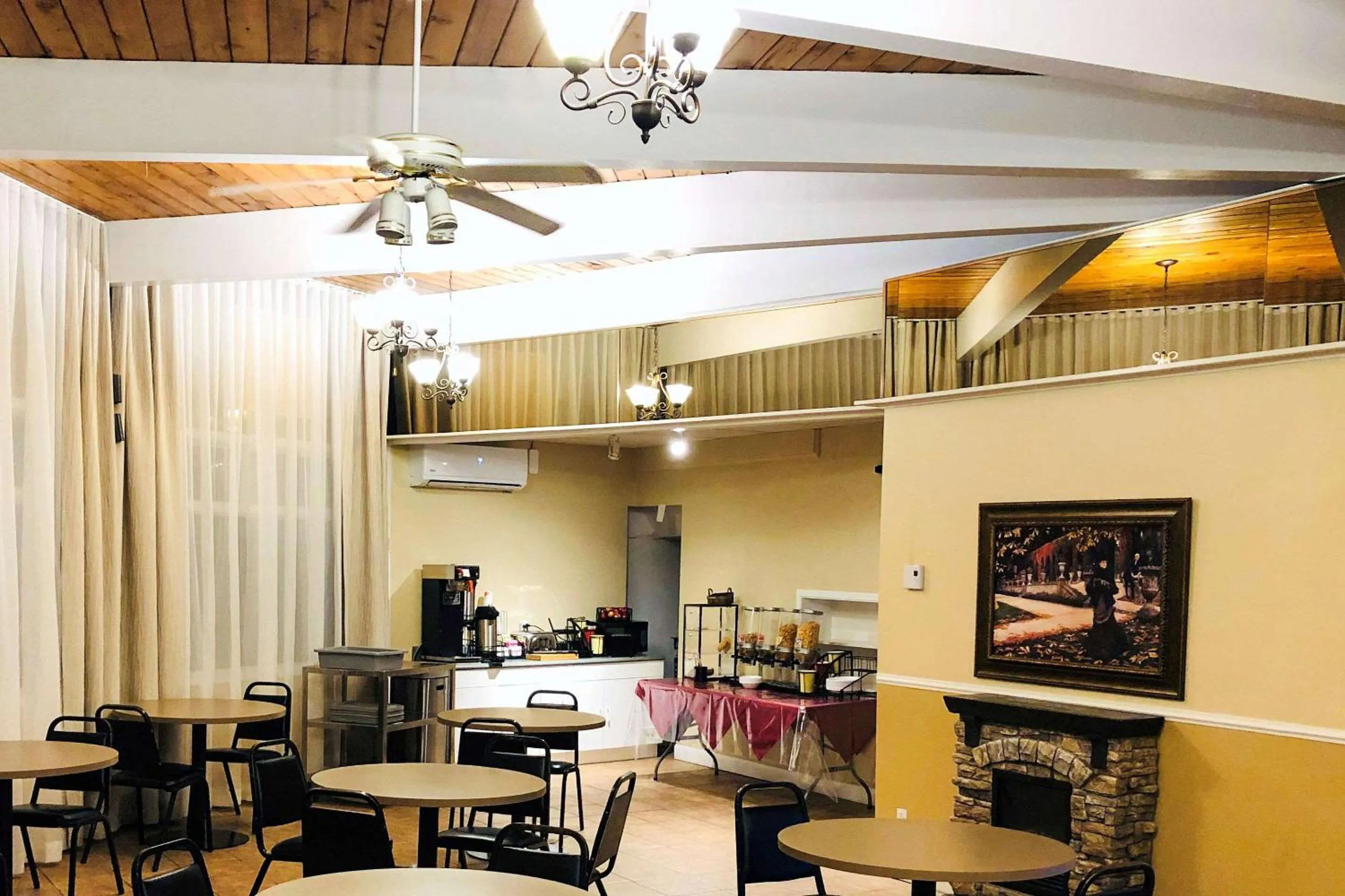 Restaurant/places to eat in Hotel Motel Le Regent