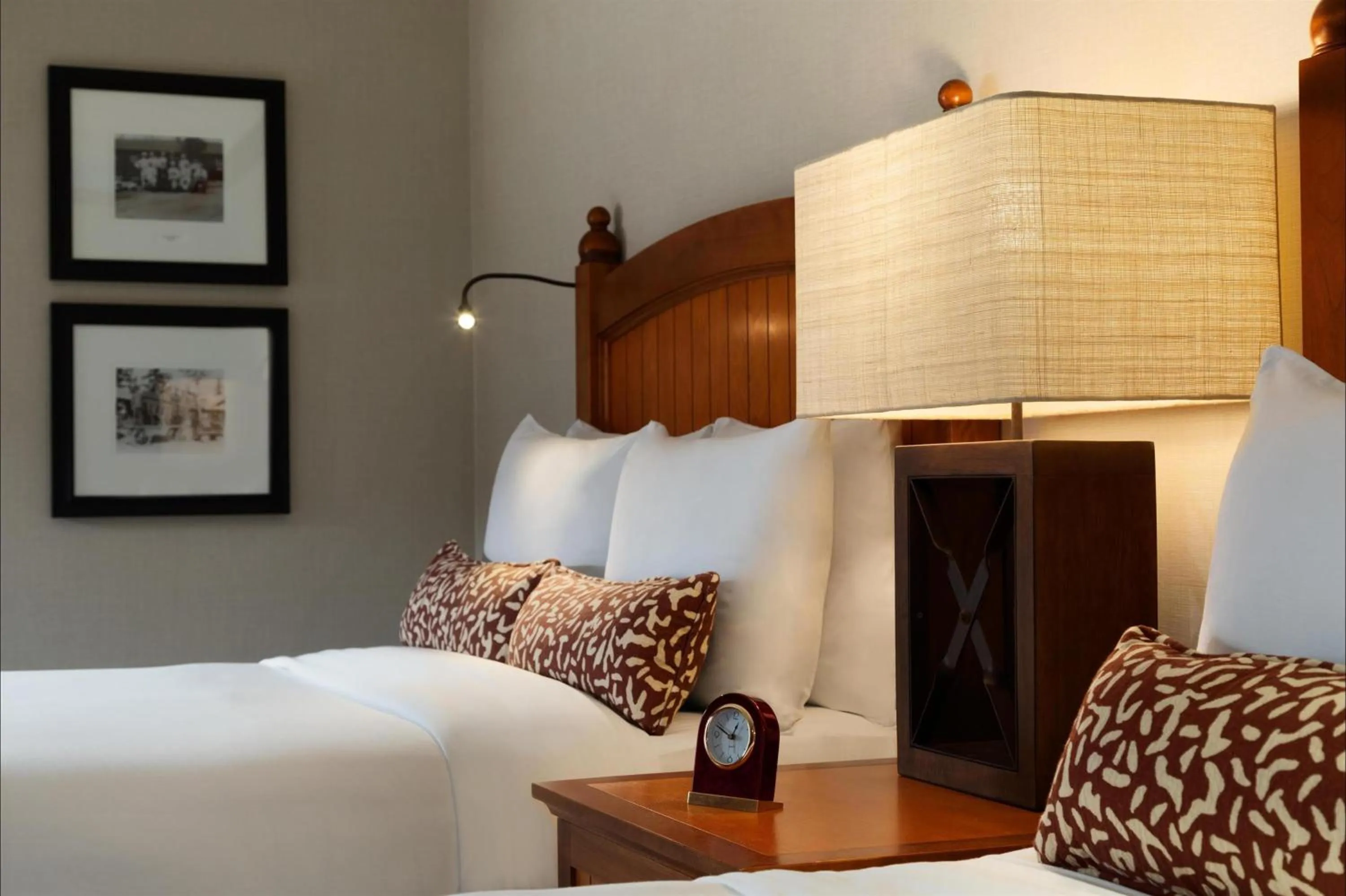 Bedroom, Bed in Fairmont Jasper Park Lodge