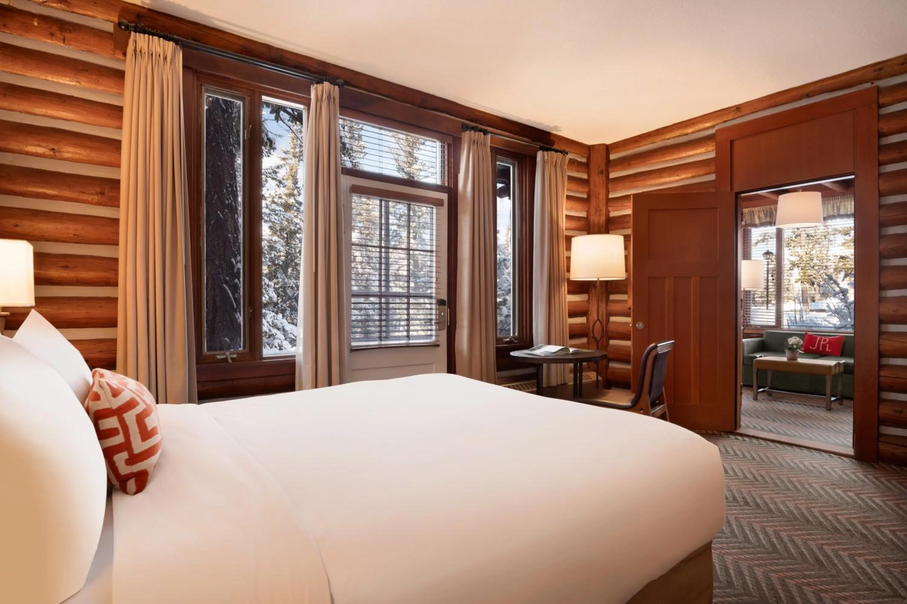 Bed in Fairmont Jasper Park Lodge