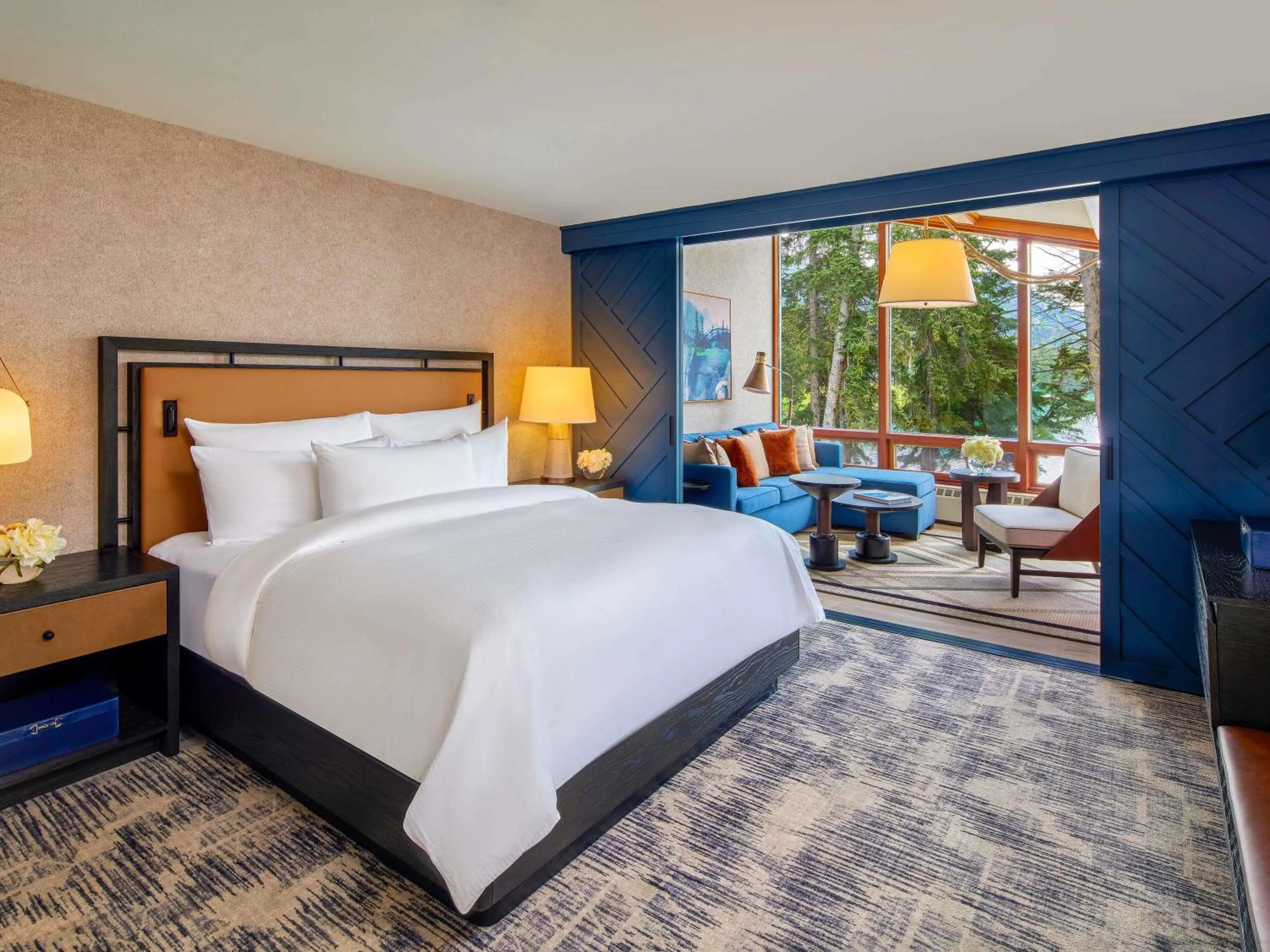 Bedroom, Bed in Fairmont Jasper Park Lodge