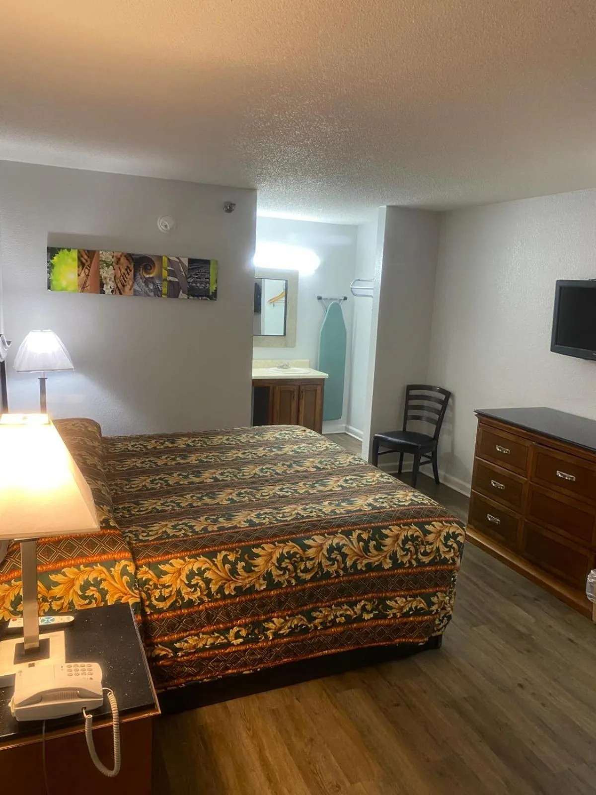 Bed in Savannah Lodge