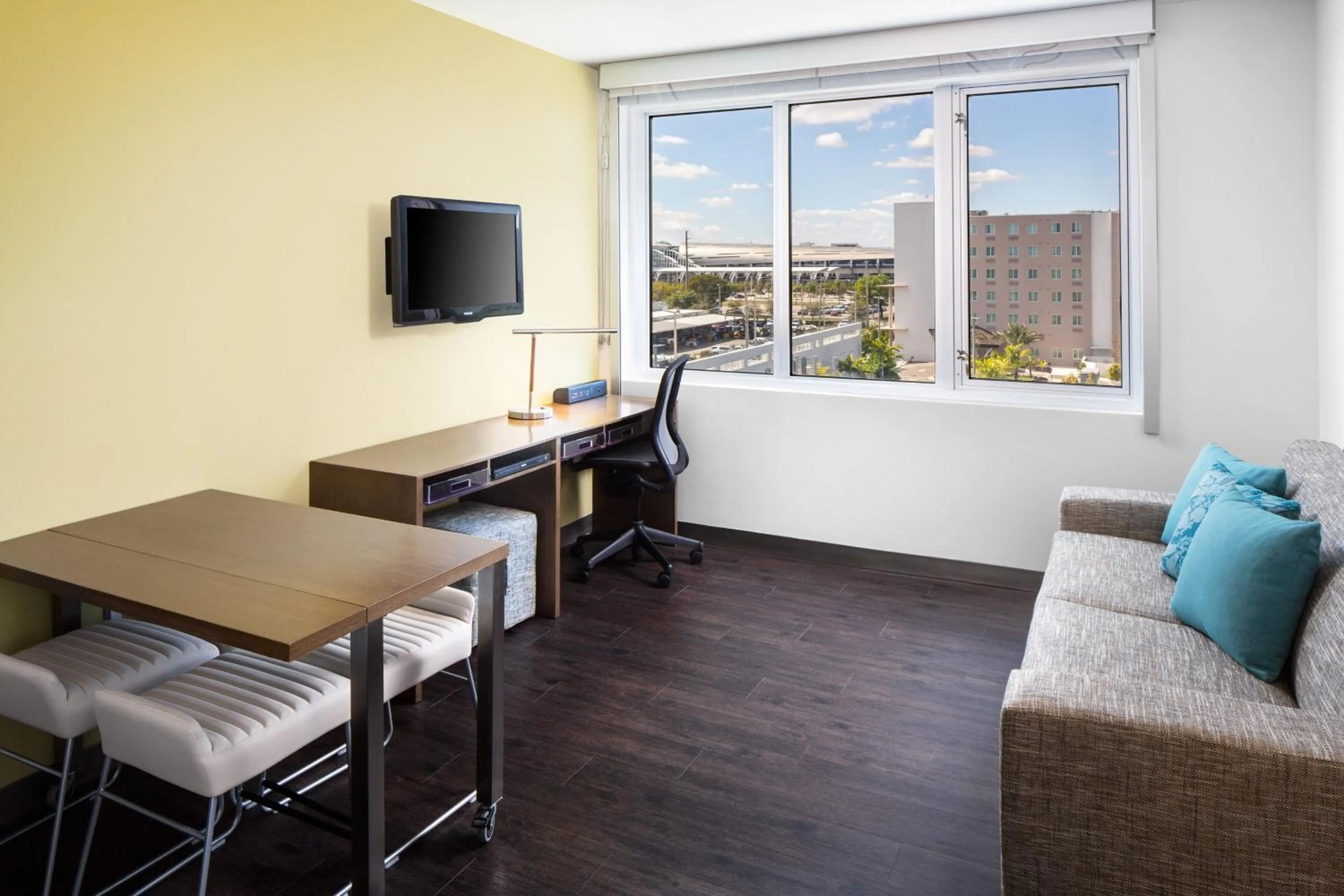 Living room in Element Miami International Airport