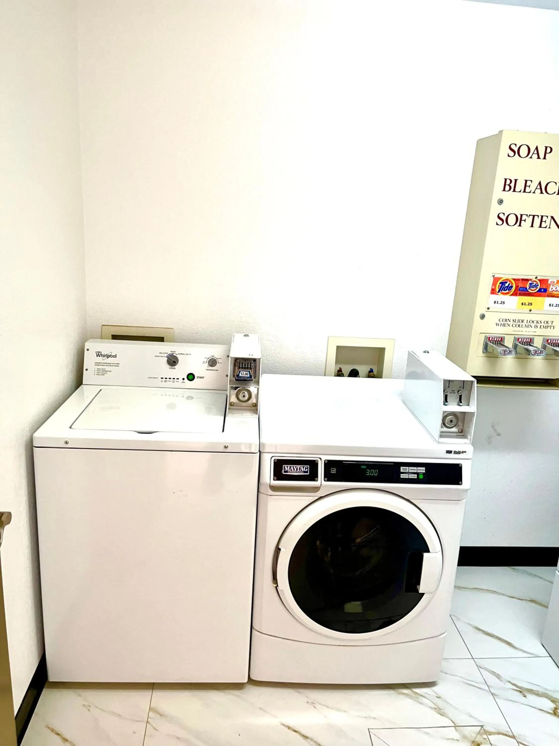 laundry in Super 8 by Wyndham Hinton