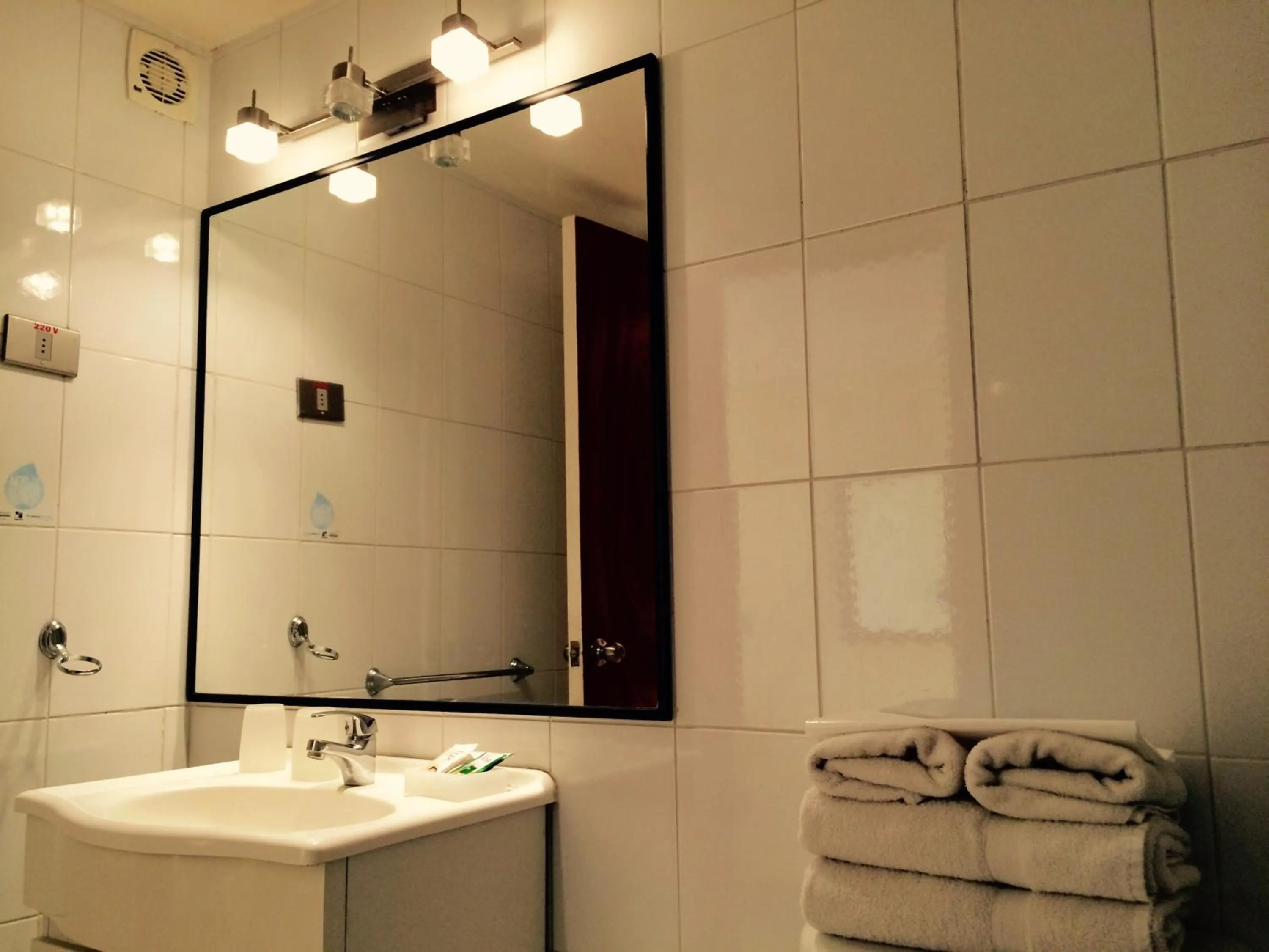 Bathroom in Hotel Canto del Mar