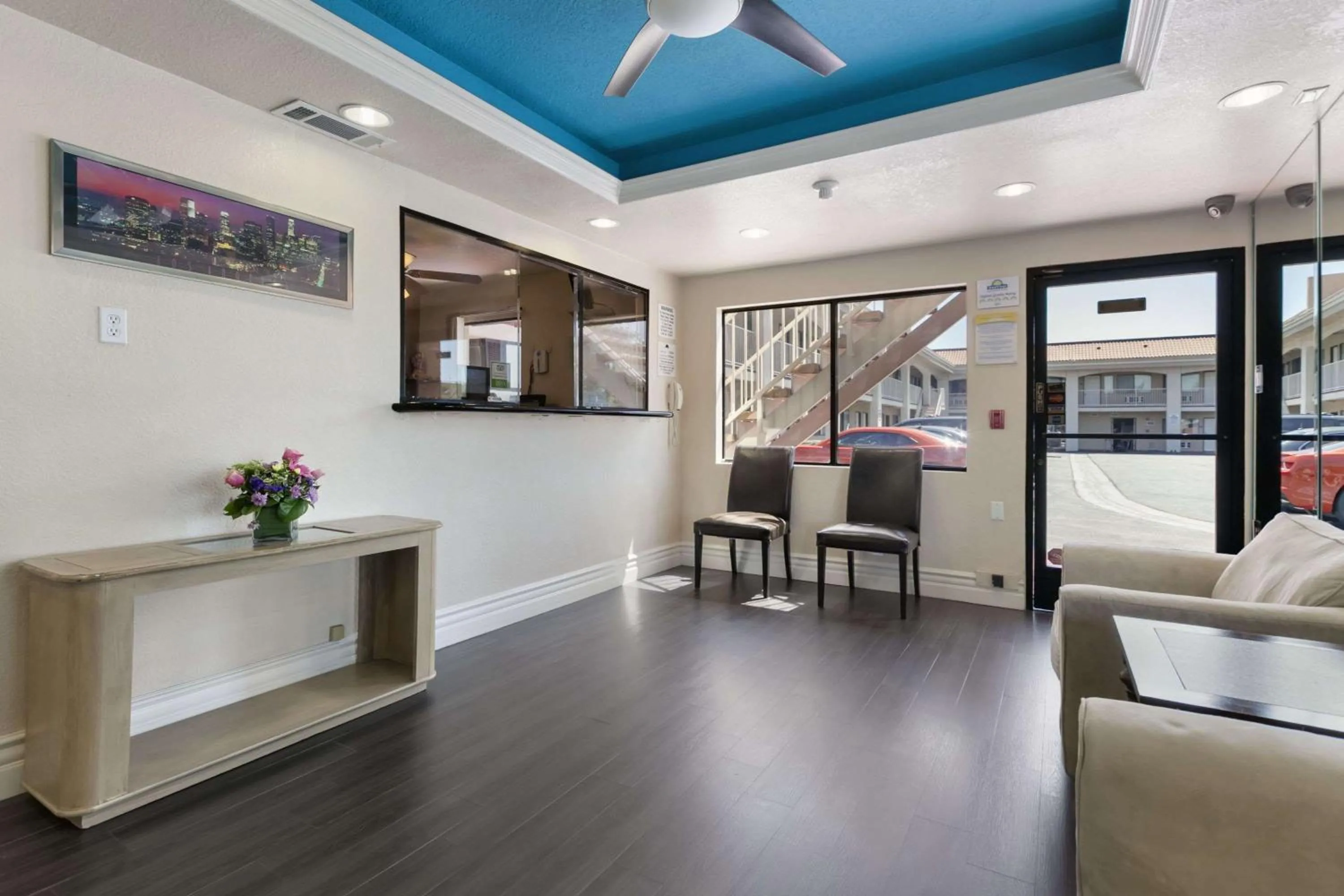 Lobby or reception in Days Inn by Wyndham Downey