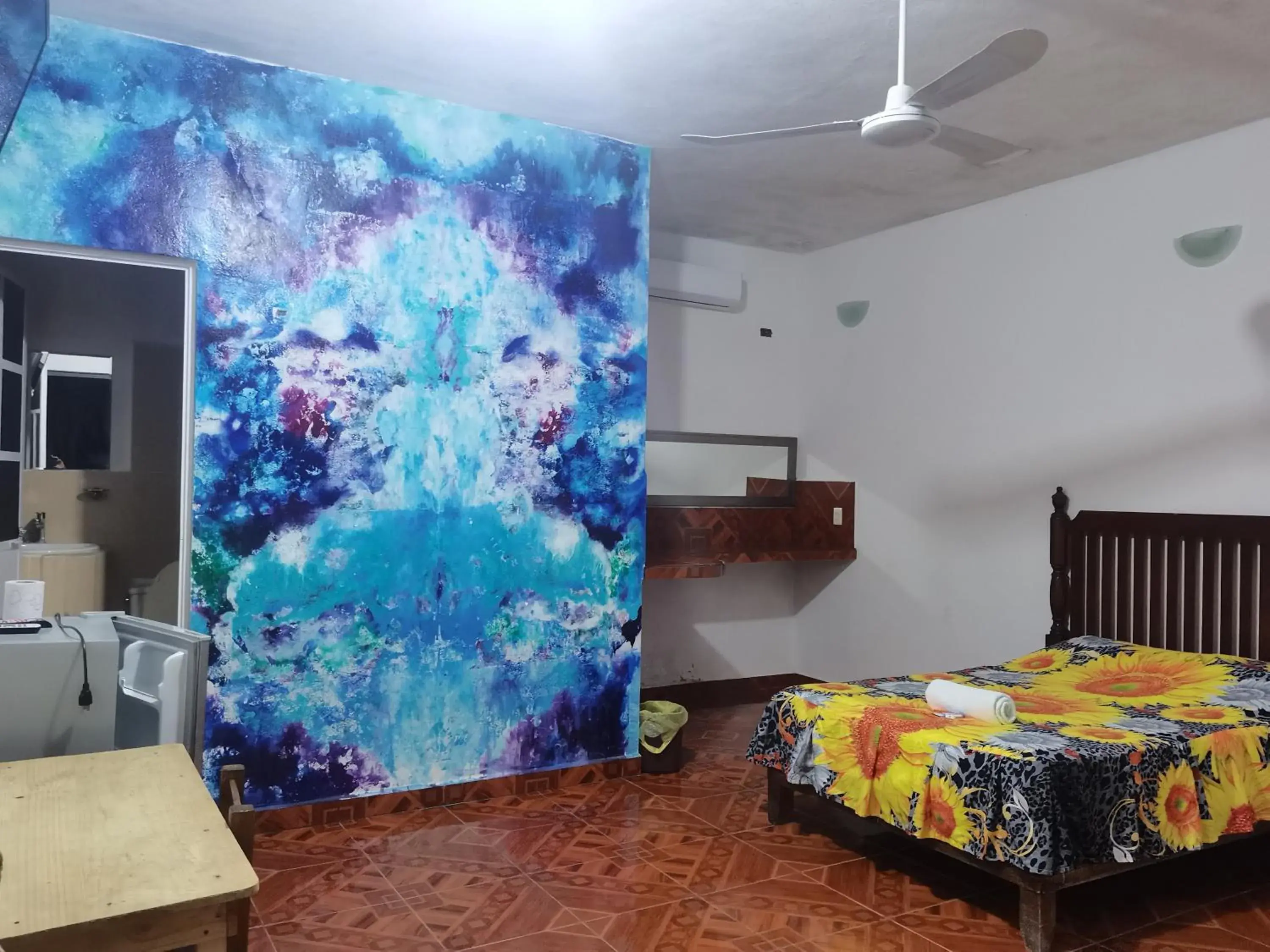 Standard Queen Room - single occupancy in Blue Hotel Standard Queen Room - single occupancy in Blue Hotel