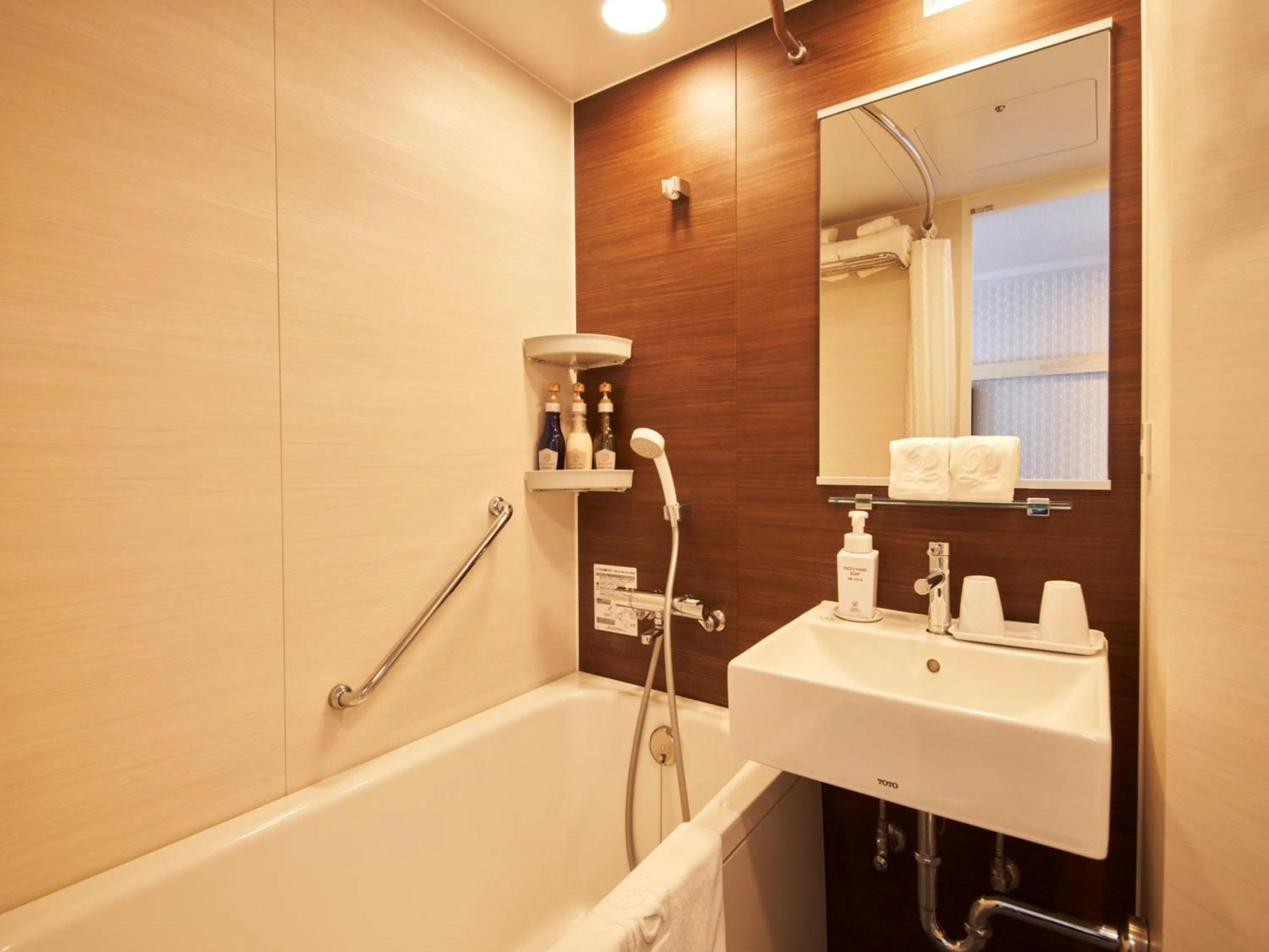 Shower in Shinjuku Prince Hotel