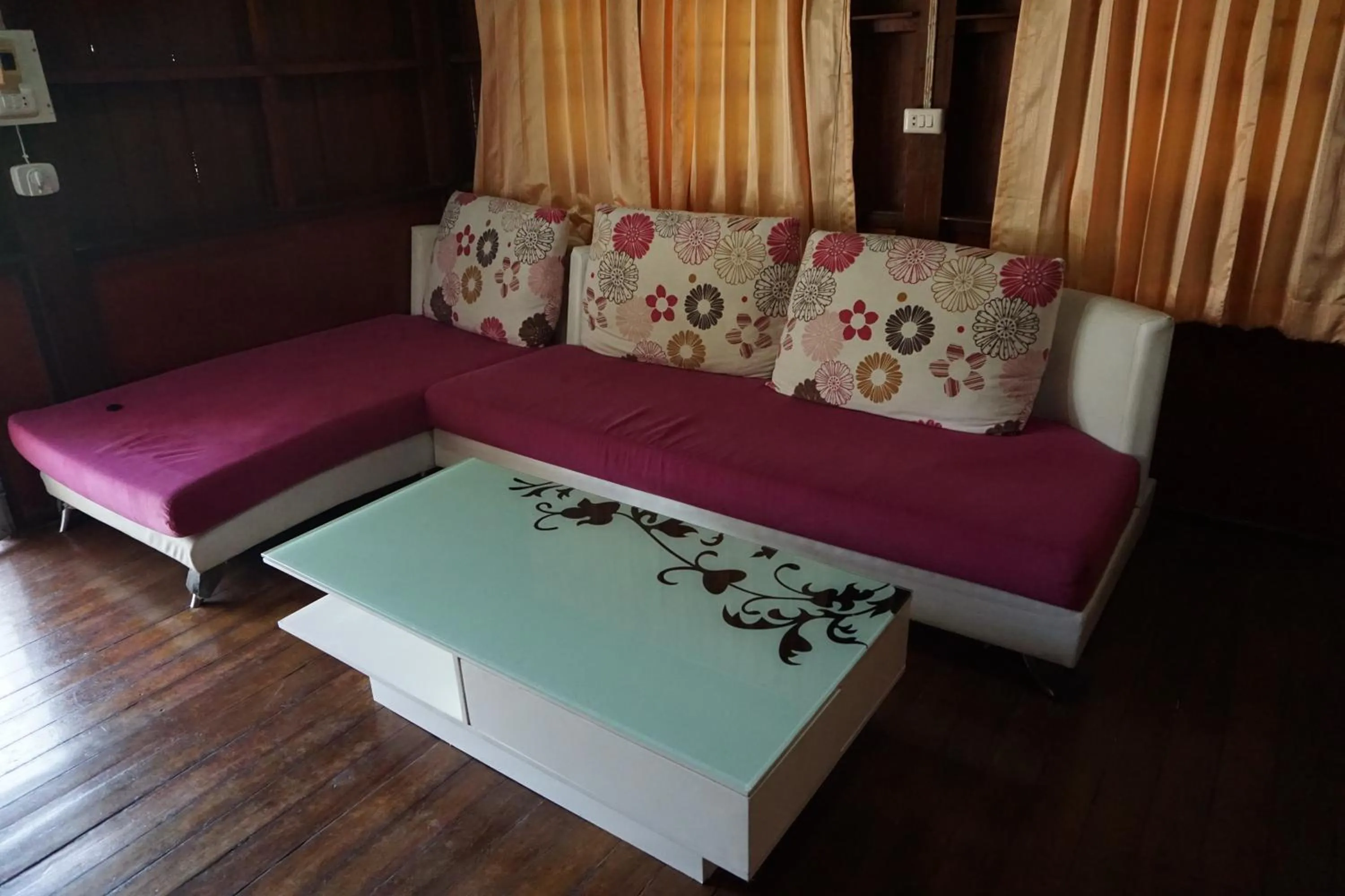Living room in Bangpo Village