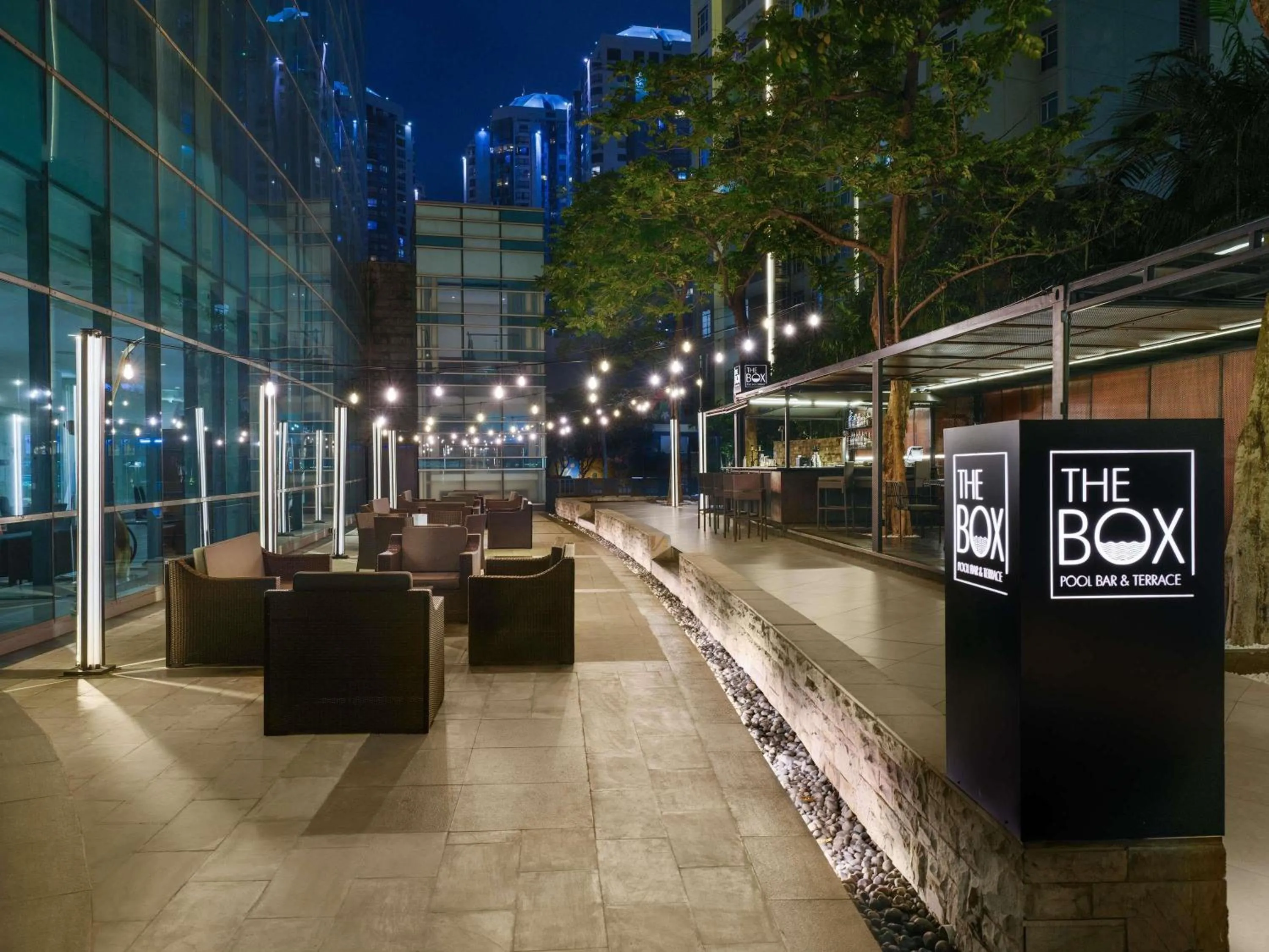 Lounge or bar in Pullman Jakarta Central Park