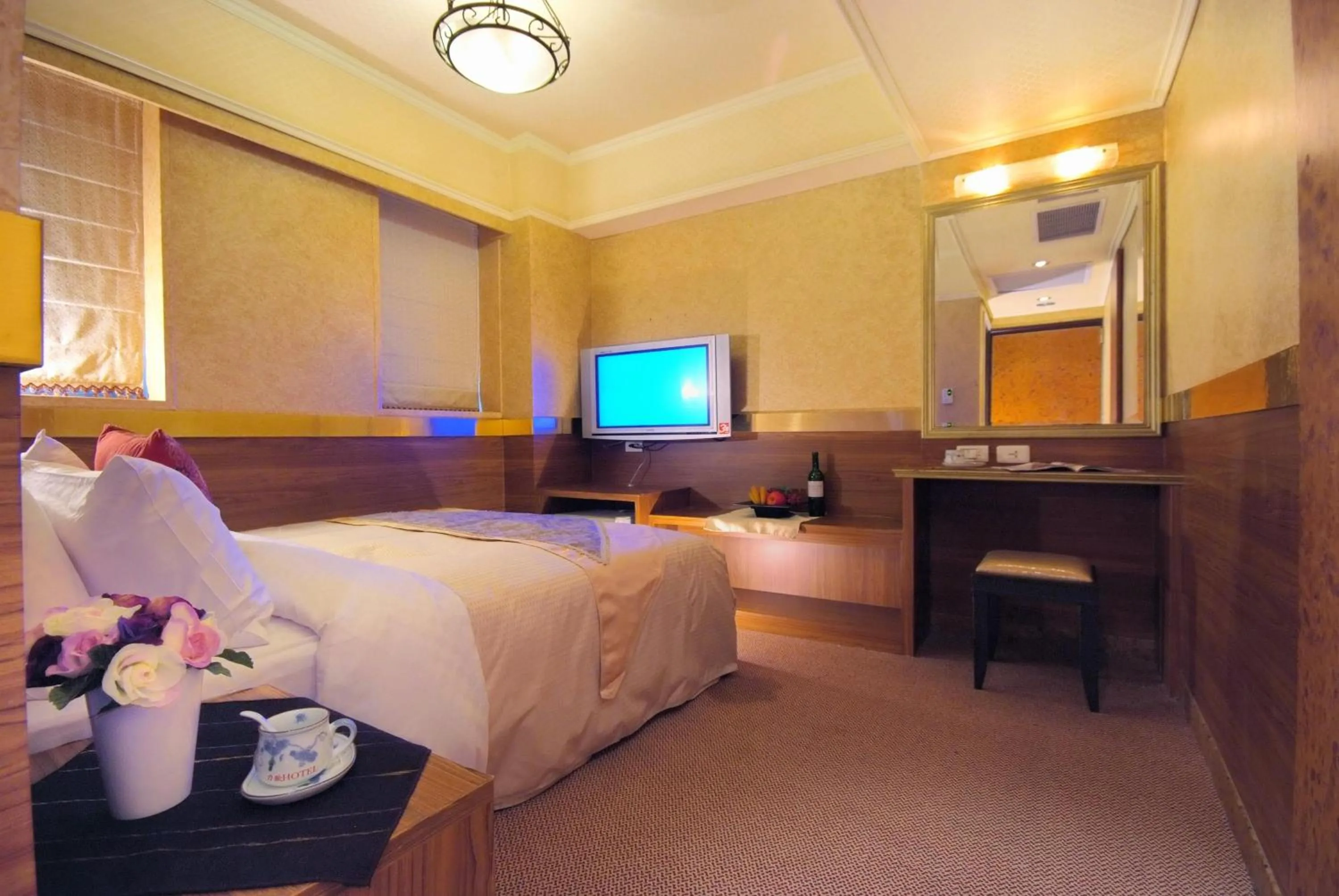 Photo of the whole room, Bed in Lio Hotel - Taipei Main Station