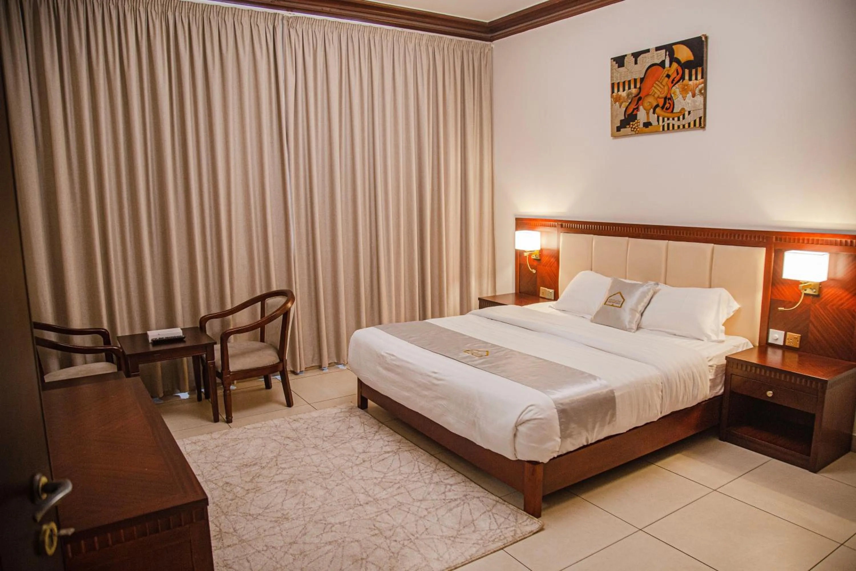 Bedroom, Bed in أورانس العالمية - Orans Suites