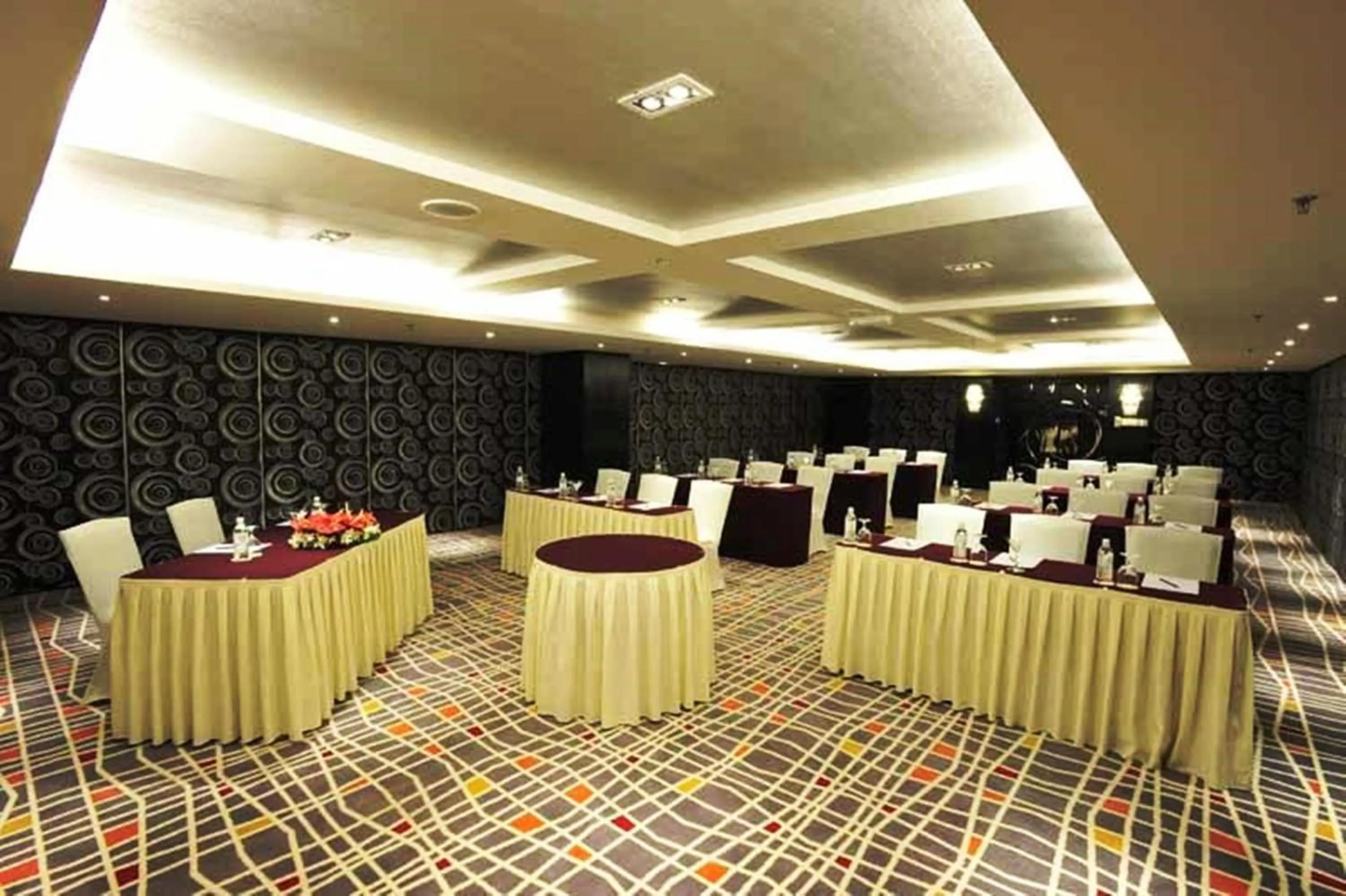 Business facilities in Ming Garden Hotel & Residences