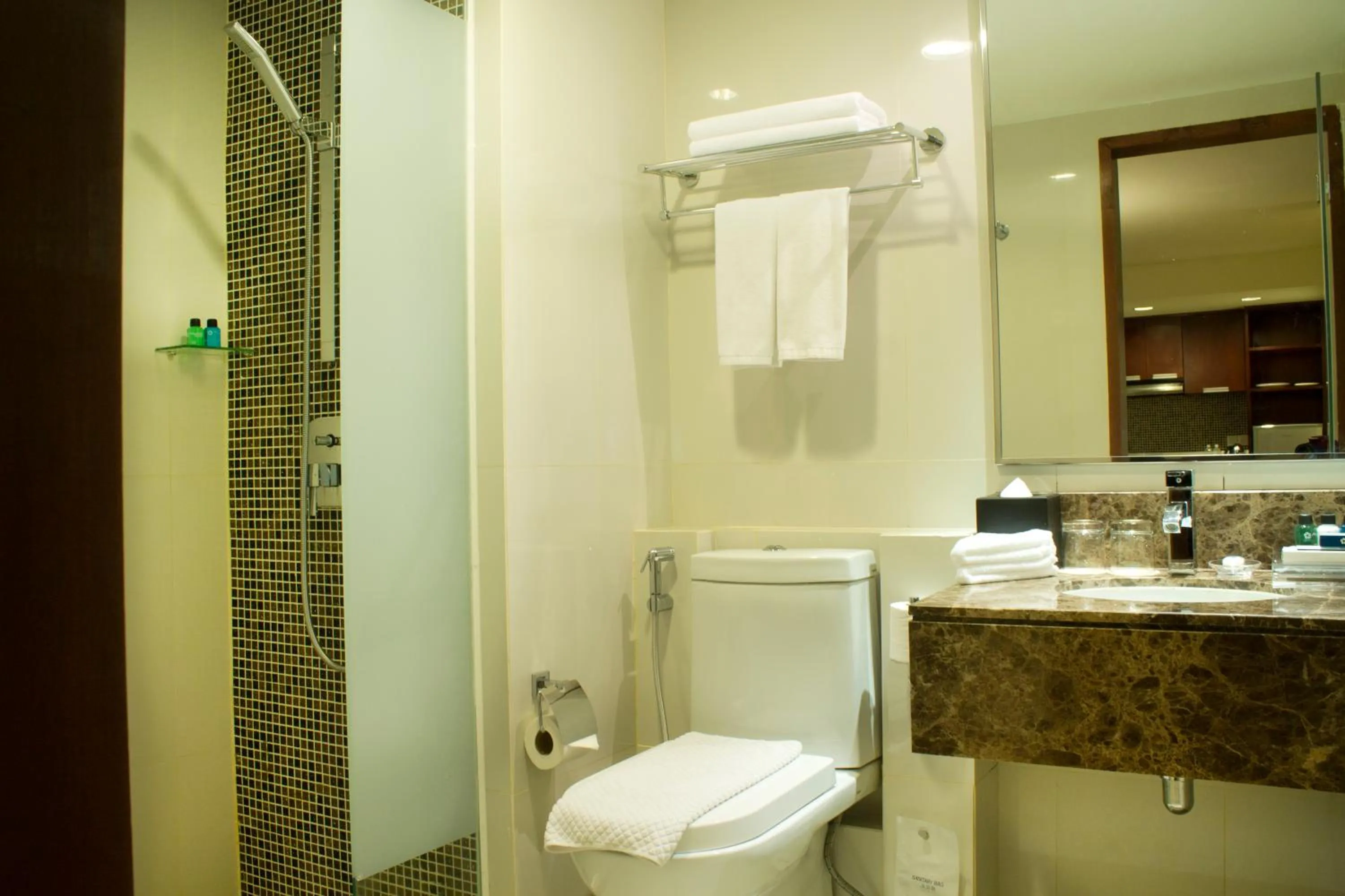 Shower in Ming Garden Hotel & Residences