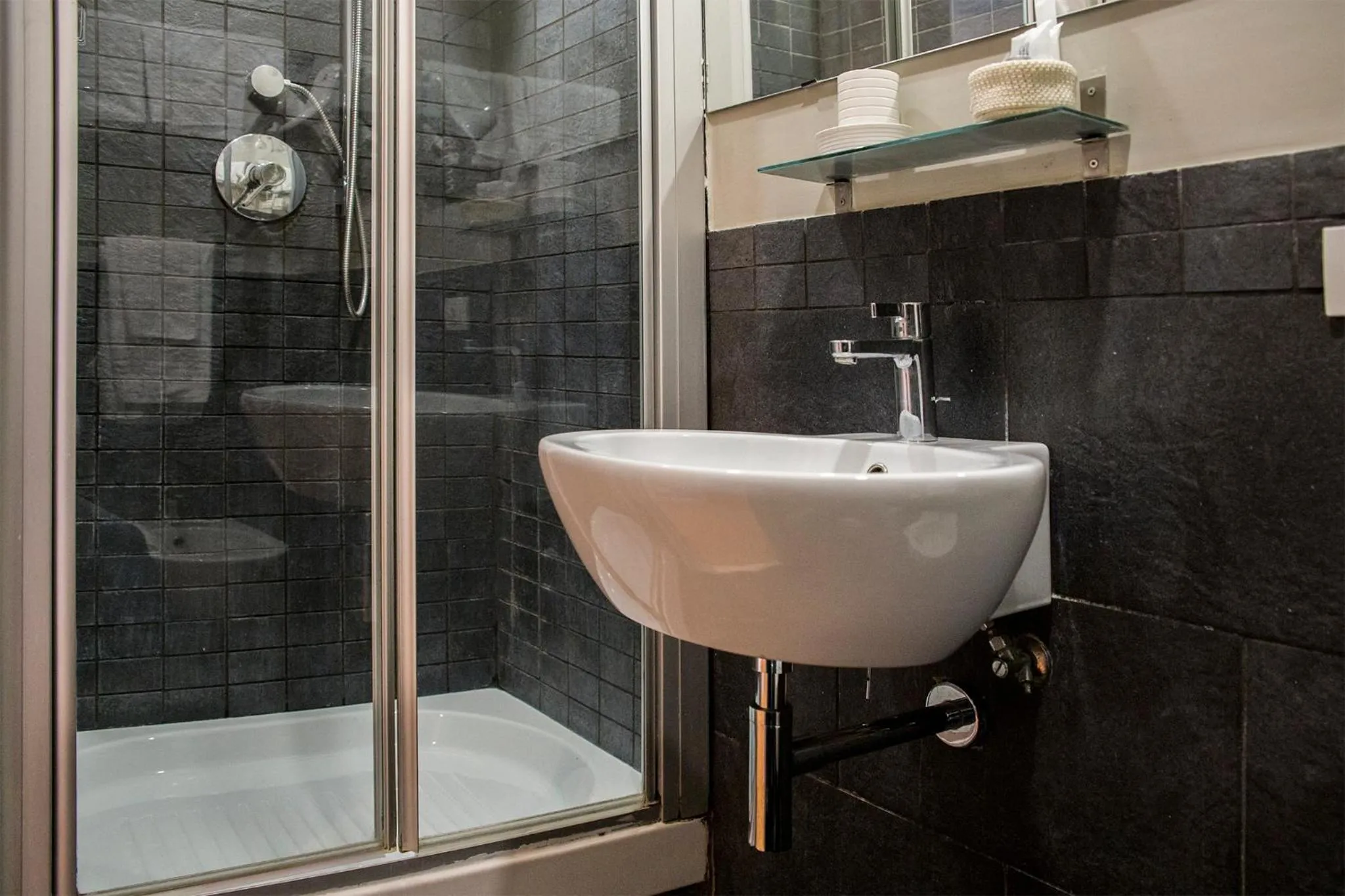 Bathroom in Top Floor Trastevere