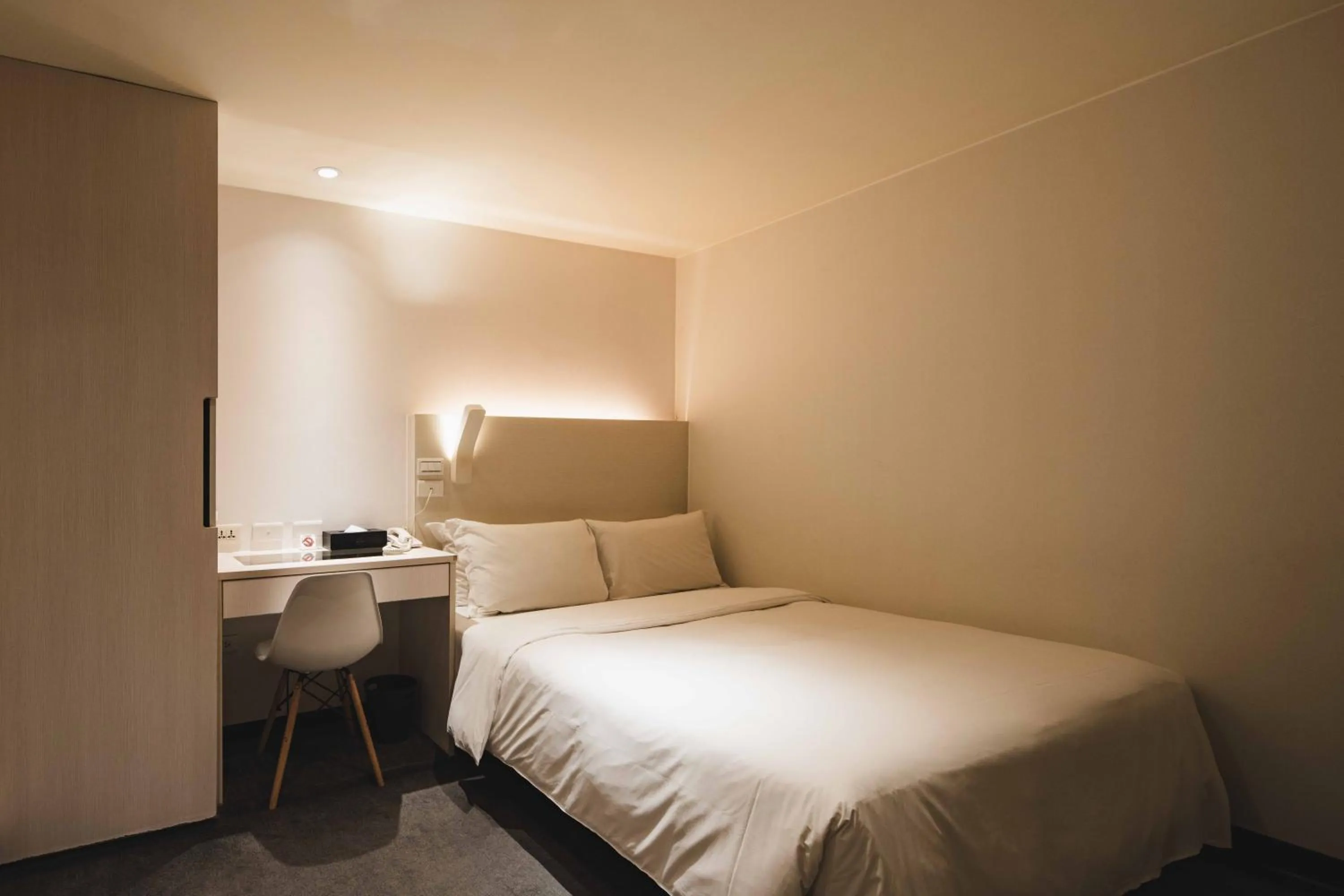 Photo of the whole room, Bed in SWIIO Hotel Ximending