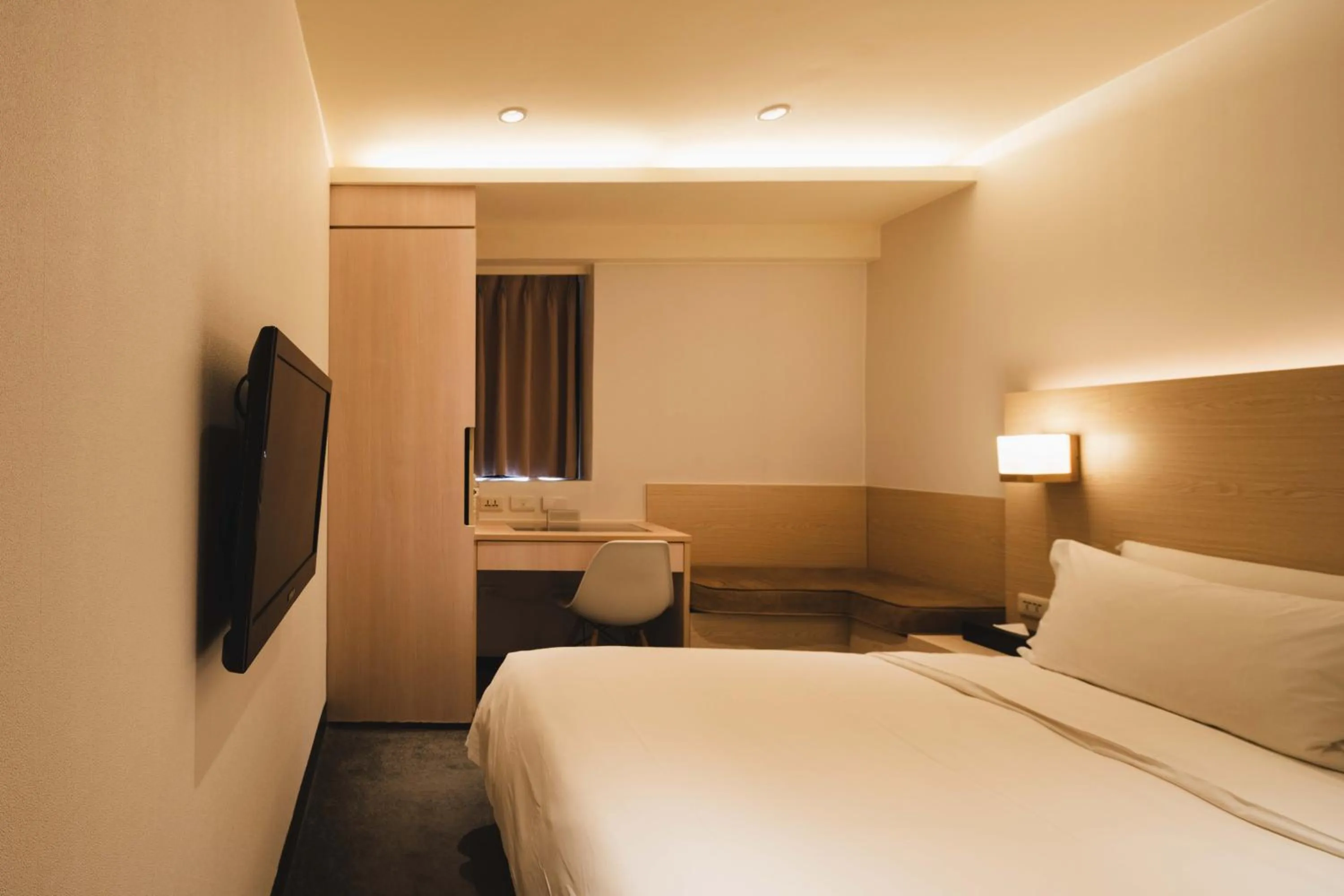 Photo of the whole room, Bed in SWIIO Hotel Ximending